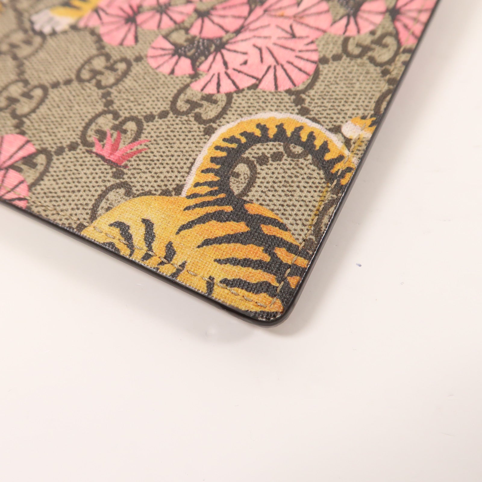 GUCCI 塗層皮革Bengal Tiger Flower金扣肩背袋