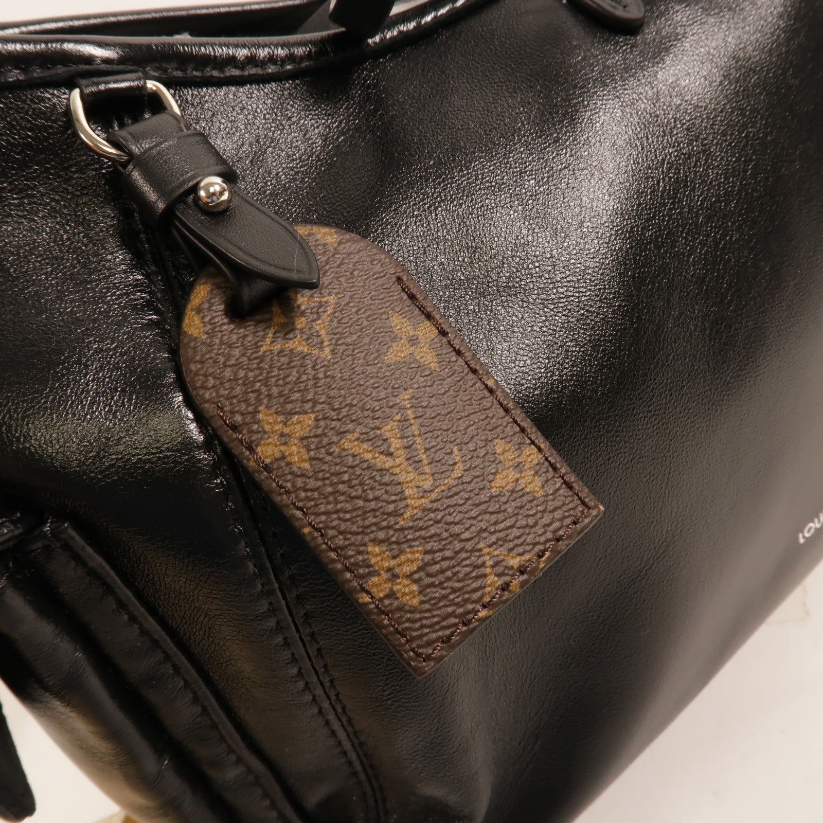 LOUIS VUITTON 羊皮皮革Carry All Vibe PM銀扣手挽肩背兩用袋