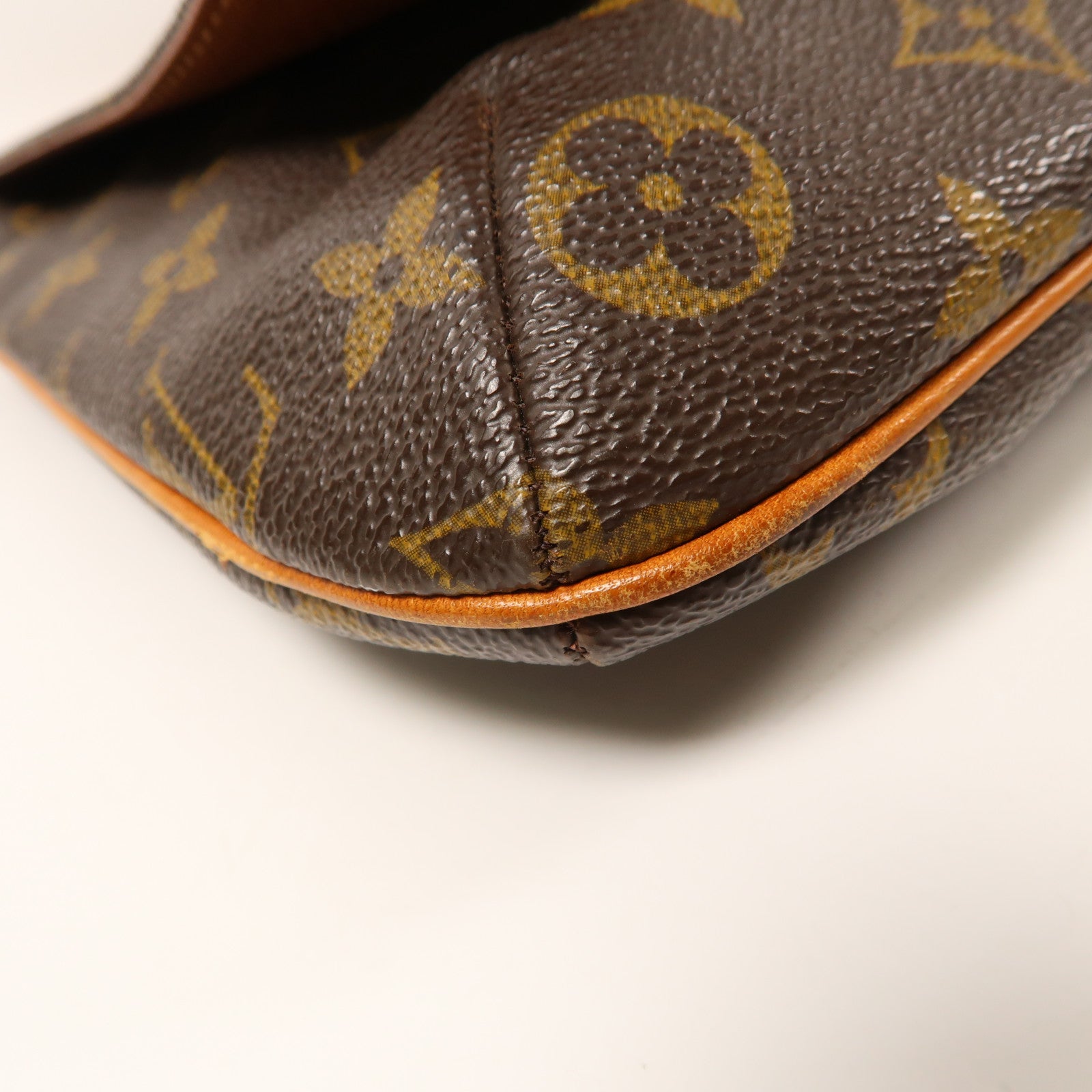 LOUIS VUITTON 【激減優惠】Monogram Musette金扣肩背袋啡色