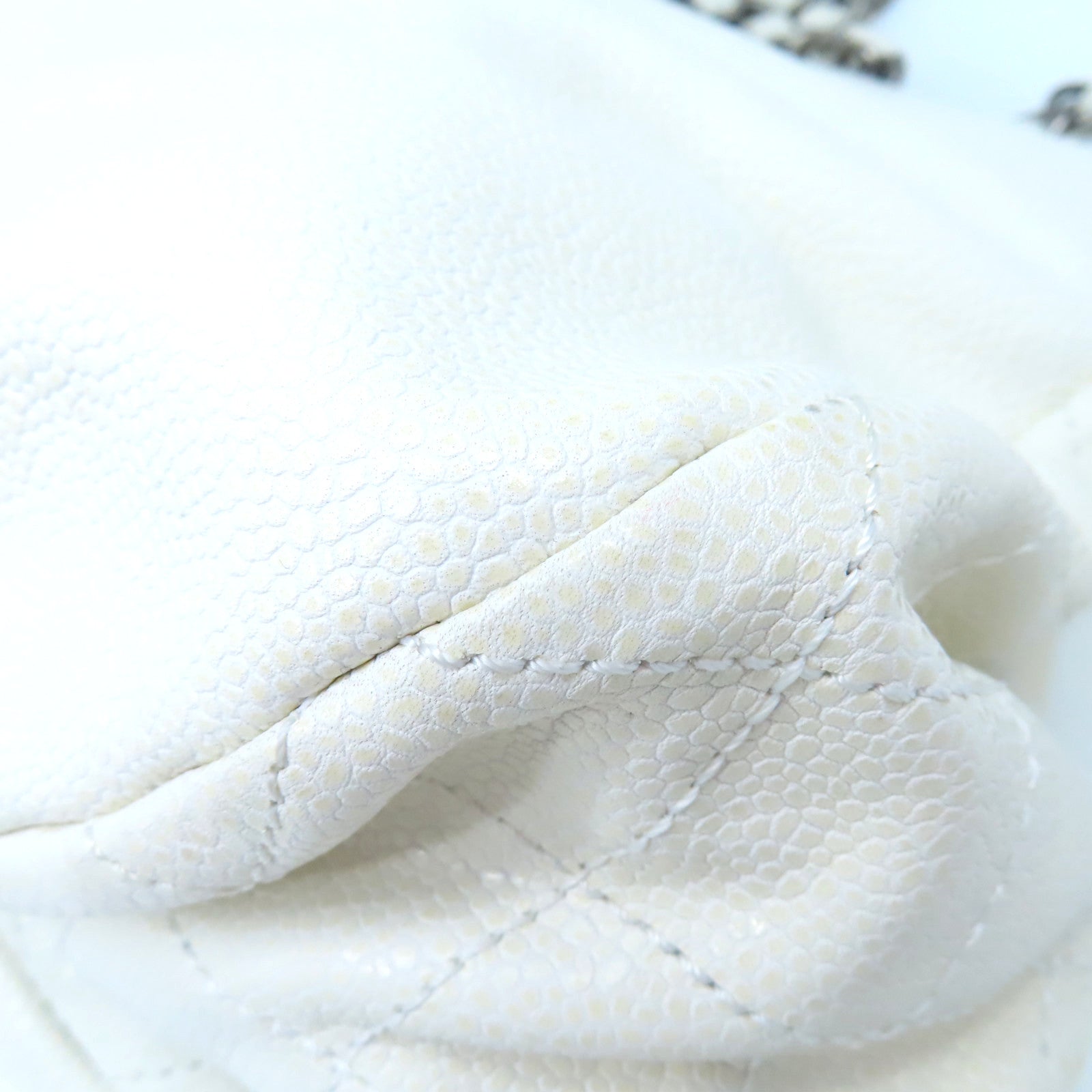 CHANEL 【激減優惠】菱格牛皮皮革Chain Shoulder Bag鏈帶肩背袋米白色
