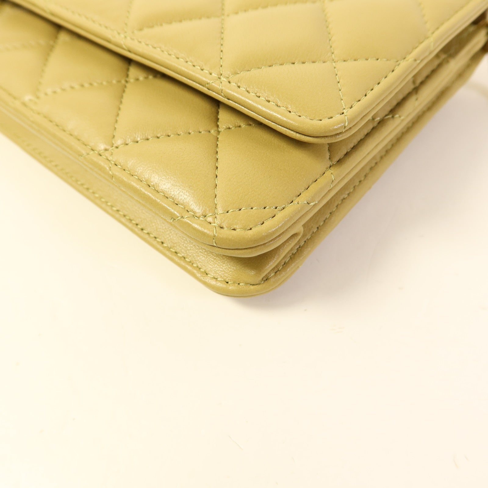 CHANEL 羊皮皮革Wallet On Chain WOC金扣鏈帶肩背袋