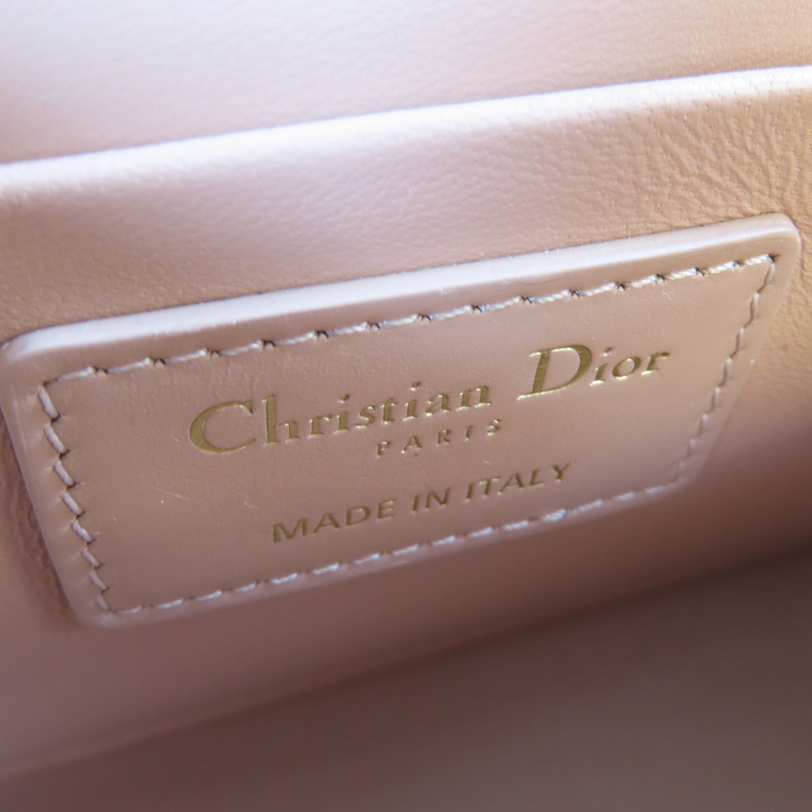 Dior **【激減優惠】牛皮皮革30 Montaigne Micro金扣肩背袋杏色