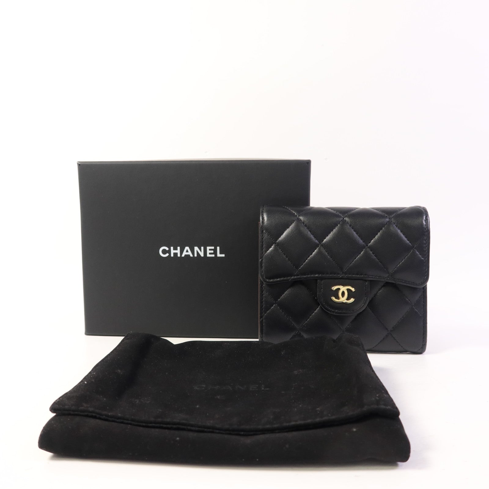 CHANEL 羊皮皮革Trifold Wallet金扣錢包