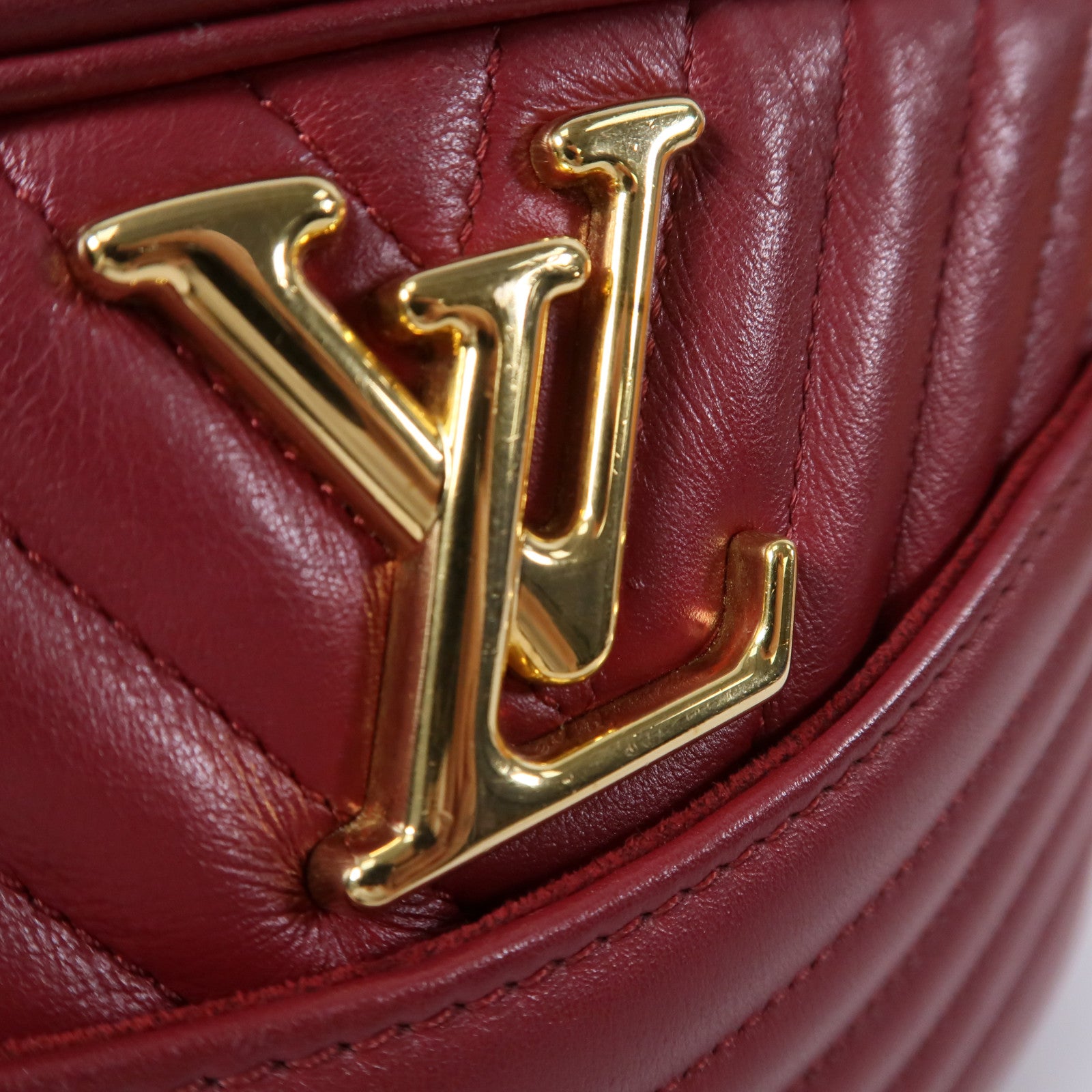 LOUIS VUITTON 牛皮皮革New Wave鏈帶肩背袋