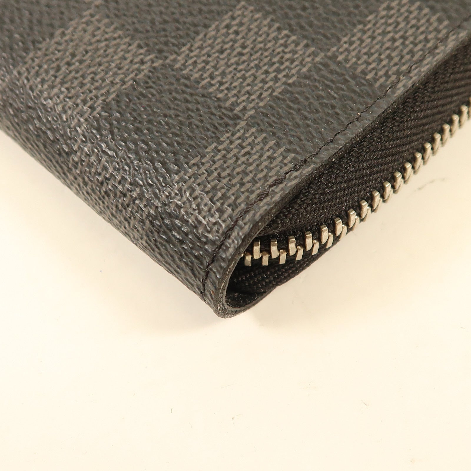 LOUIS VUITTON Damier Graphite Zippy Organizer銀扣長錢包