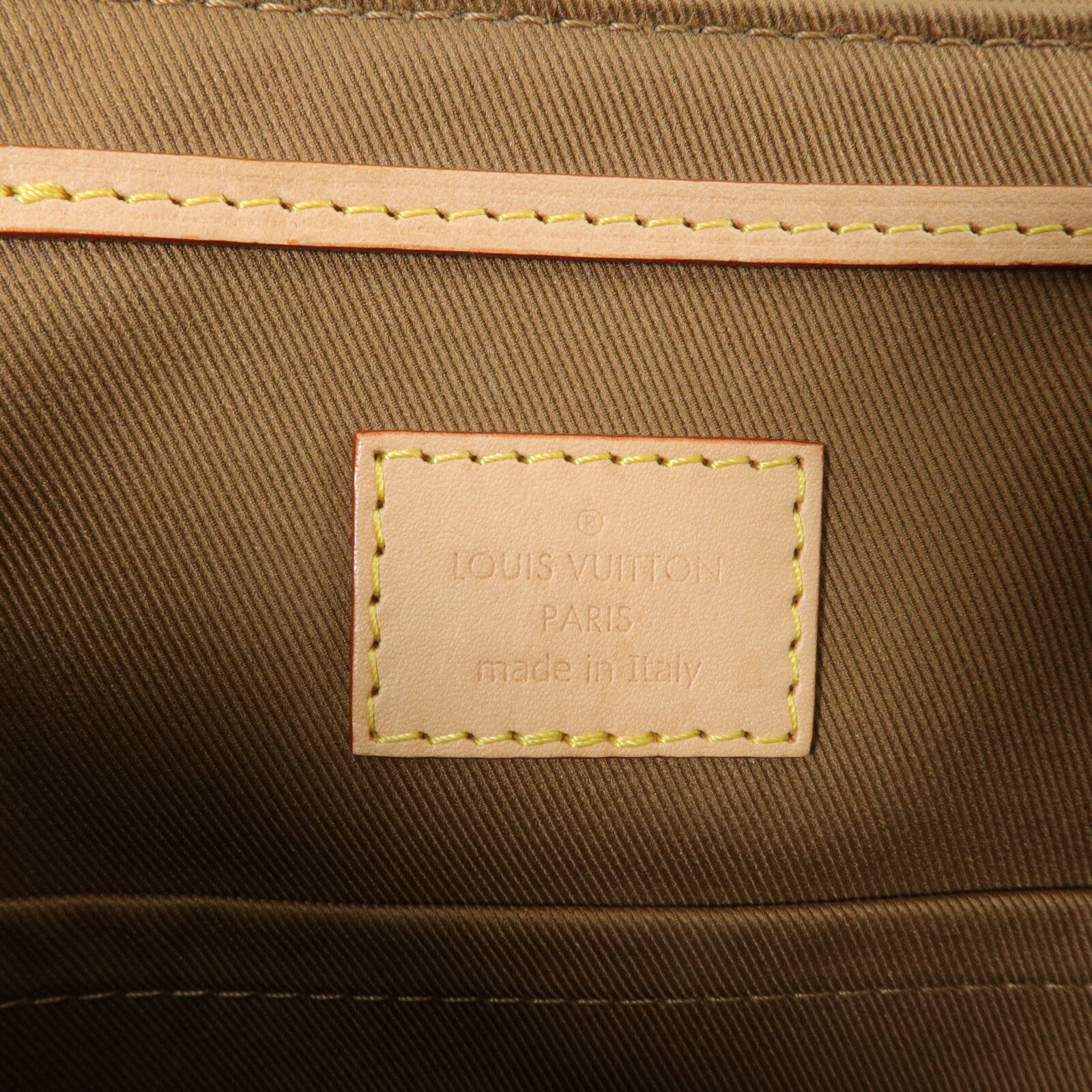 LOUIS VUITTON Monogram Excursion PM背包