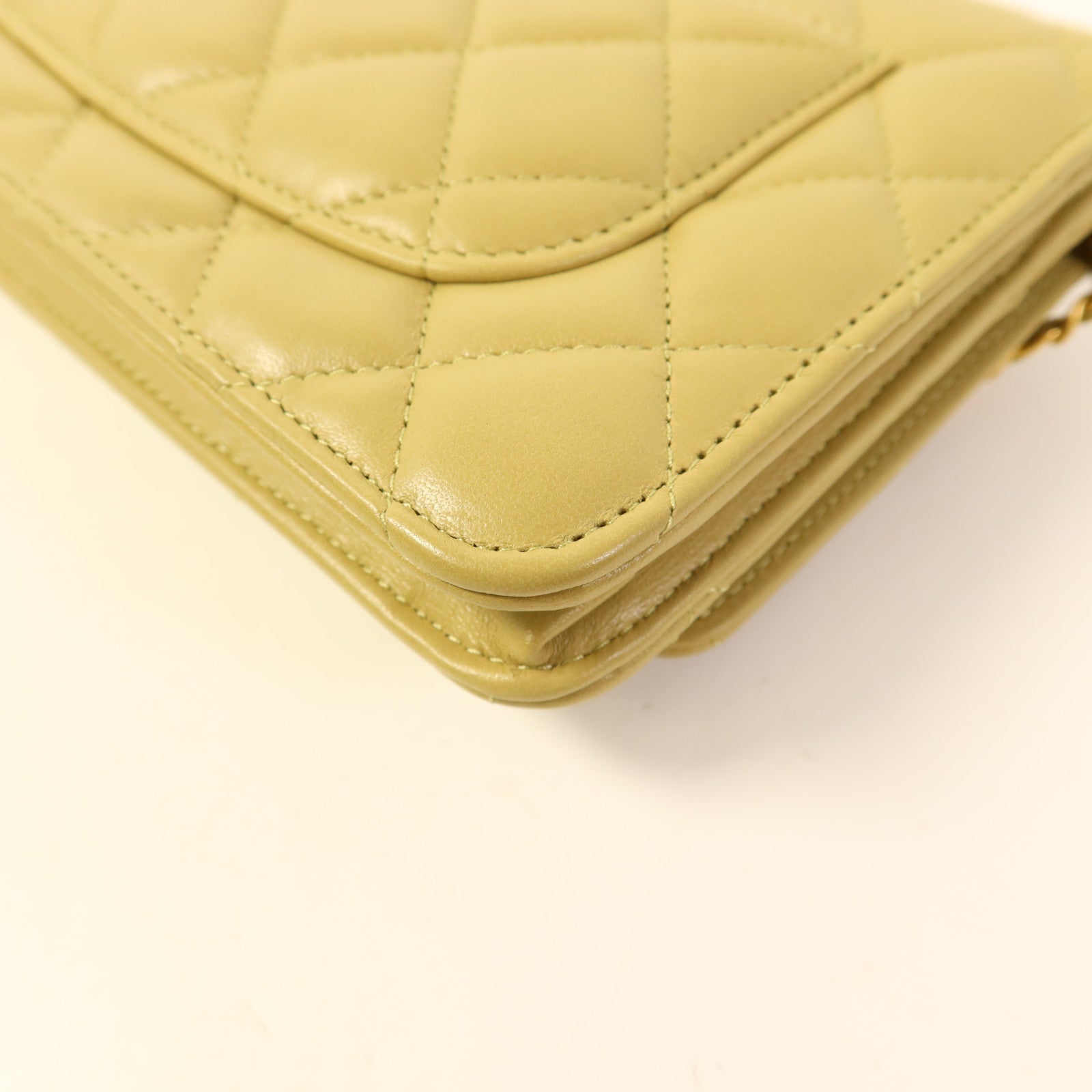 CHANEL 羊皮皮革Wallet On Chain WOC金扣鏈帶肩背袋