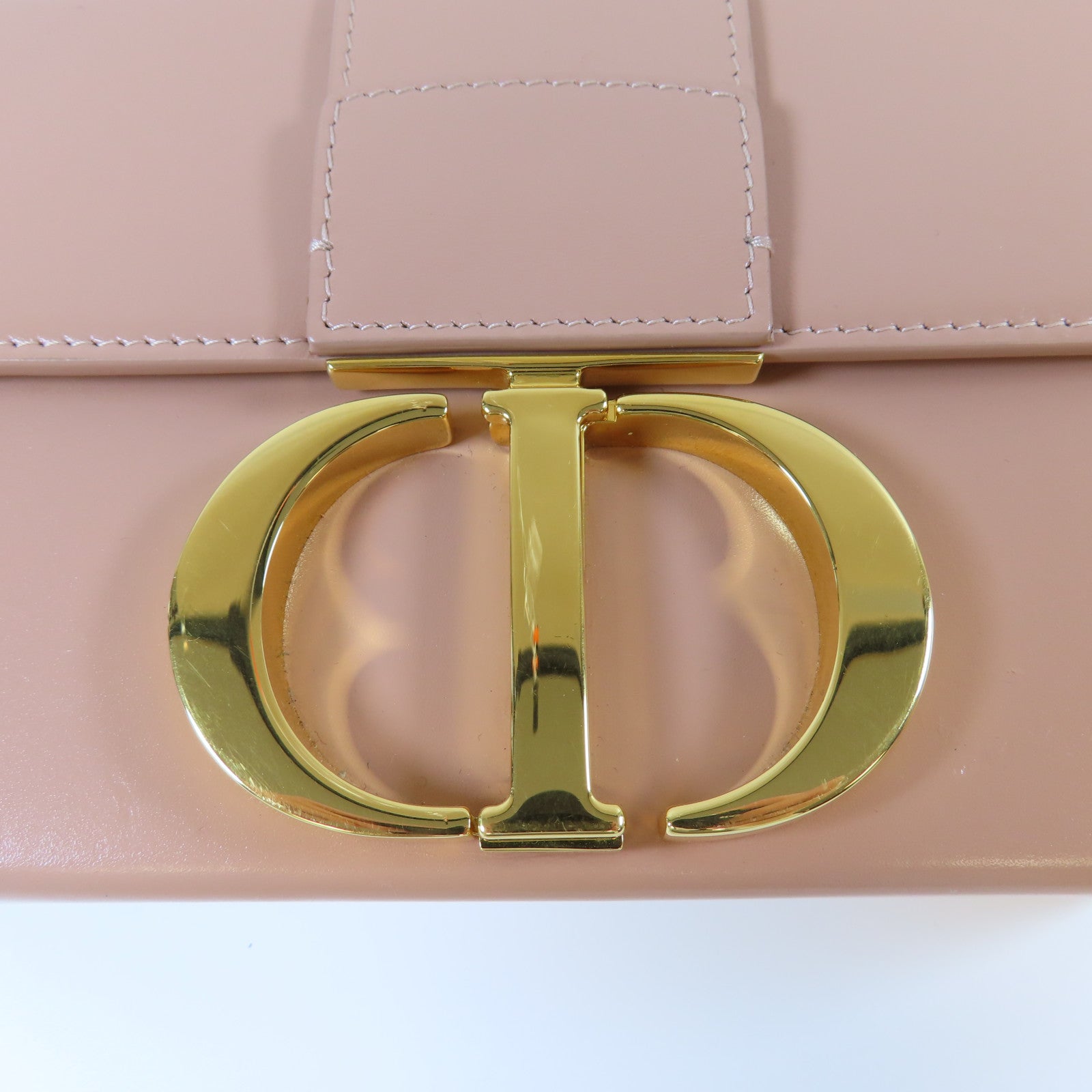 Dior **【激減優惠】牛皮皮革30 Montaigne Micro金扣肩背袋杏色