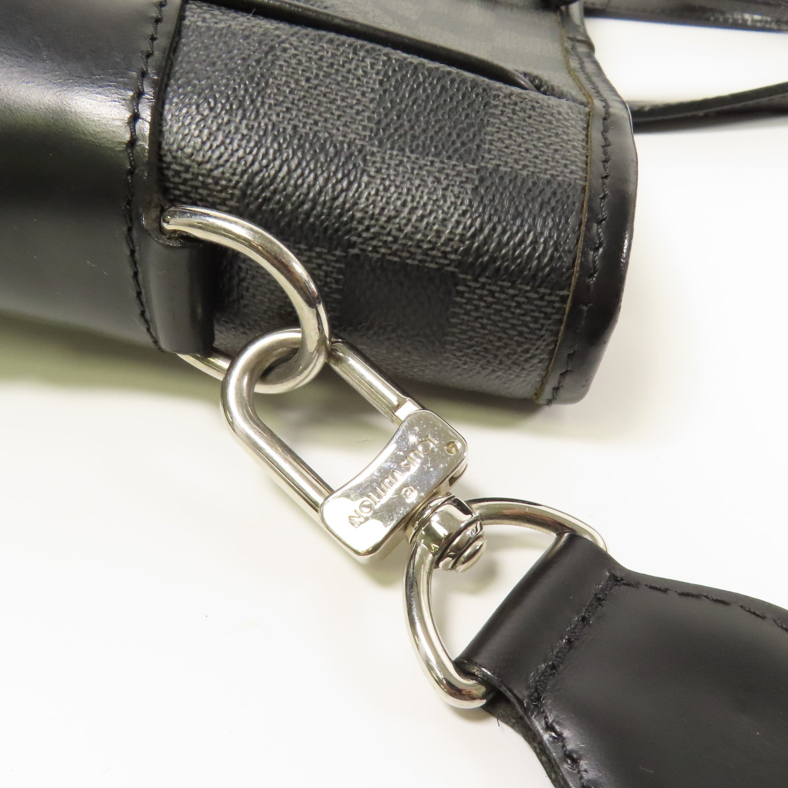 LOUIS VUITTON Damier Graphite Tadao MM銀扣手挽肩背兩用袋