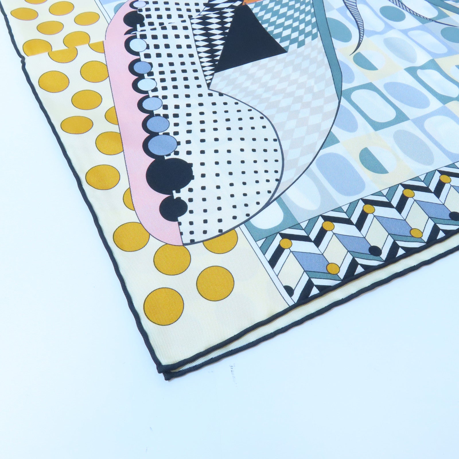 HERMES 【限時優惠】絲質Scarf 90x90圍巾黃色/粉紅色/黑色/金色