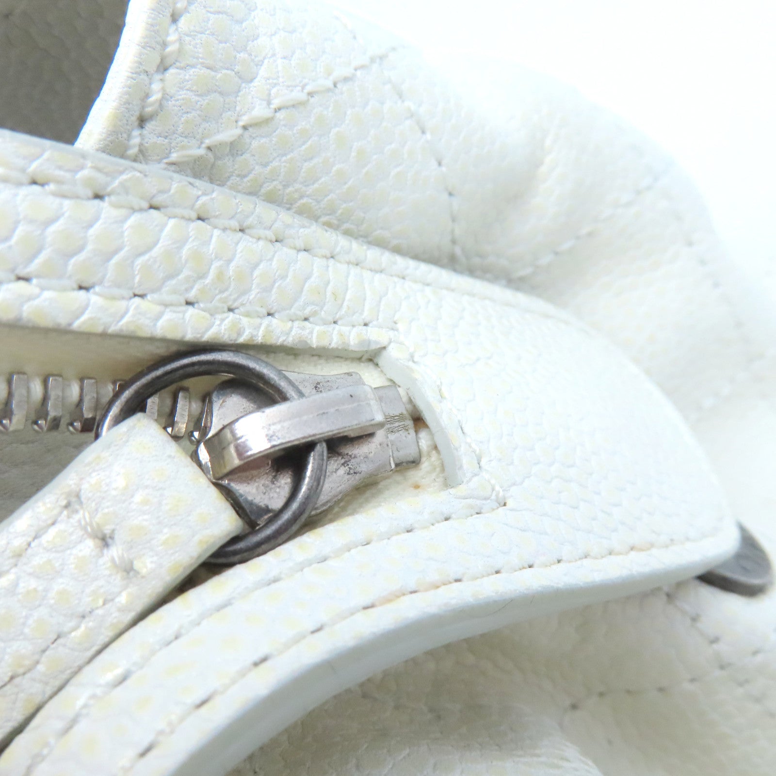 CHANEL 【激減優惠】菱格牛皮皮革Chain Shoulder Bag鏈帶肩背袋米白色