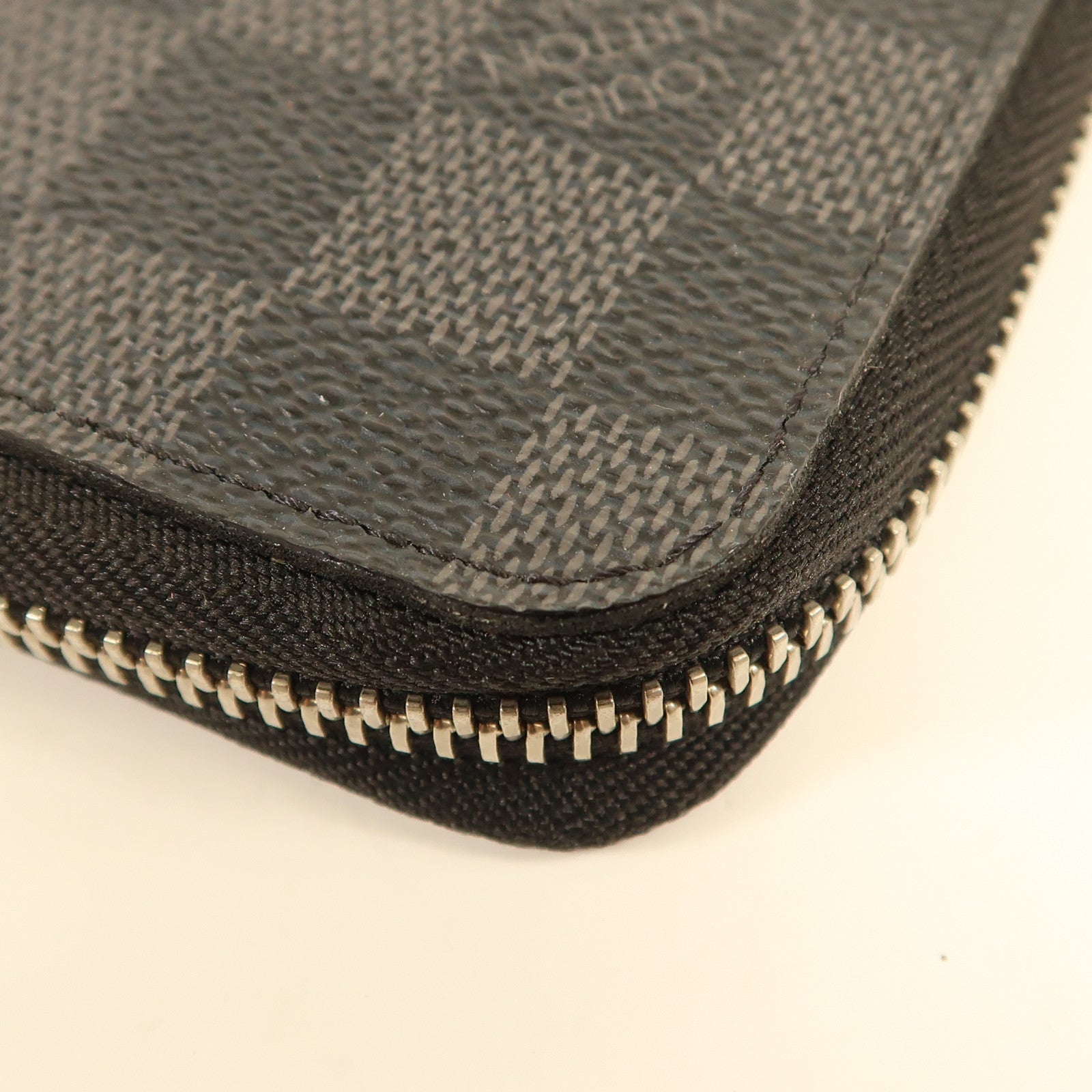 LOUIS VUITTON Damier Graphite Zippy Organizer銀扣長錢包