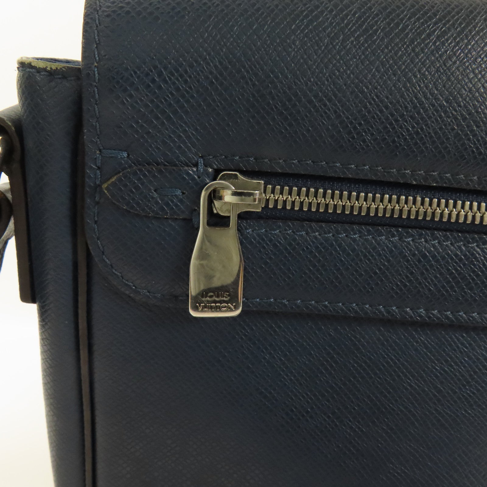 LOUIS VUITTON LV SHW Roman Shoulder Bag M32824 Taiga Blue