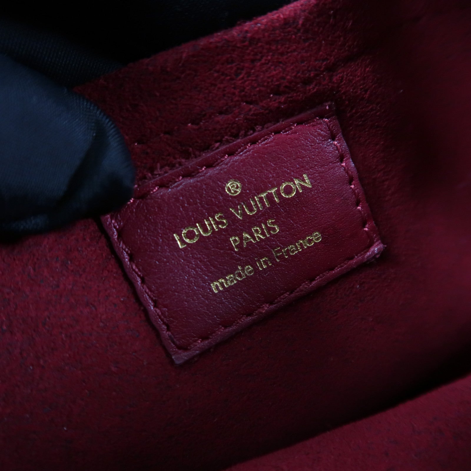 LOUIS VUITTON 牛皮皮革New Wave鏈帶肩背袋