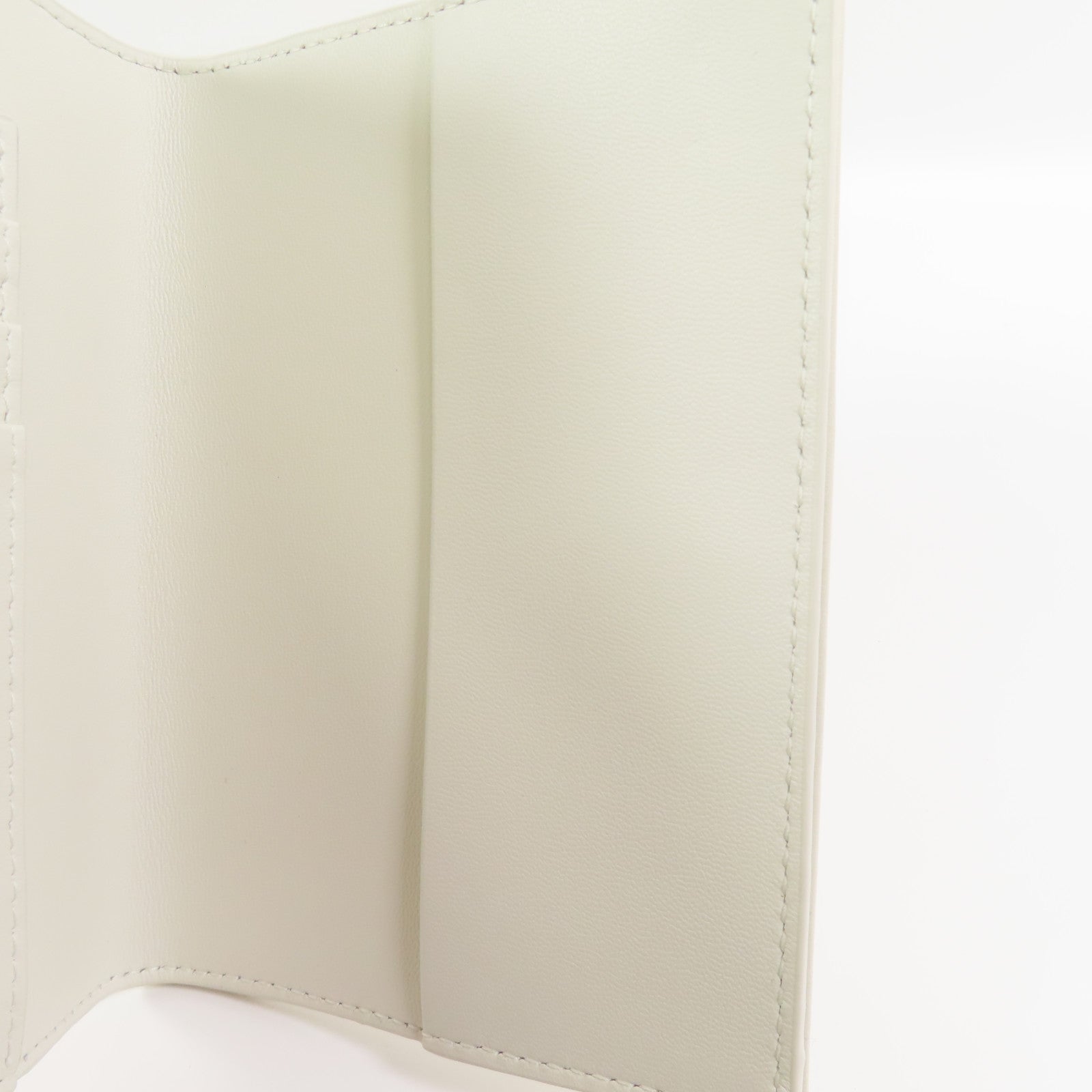 Dior 牛皮皮革Lucky Dahlia Passport Case護照套