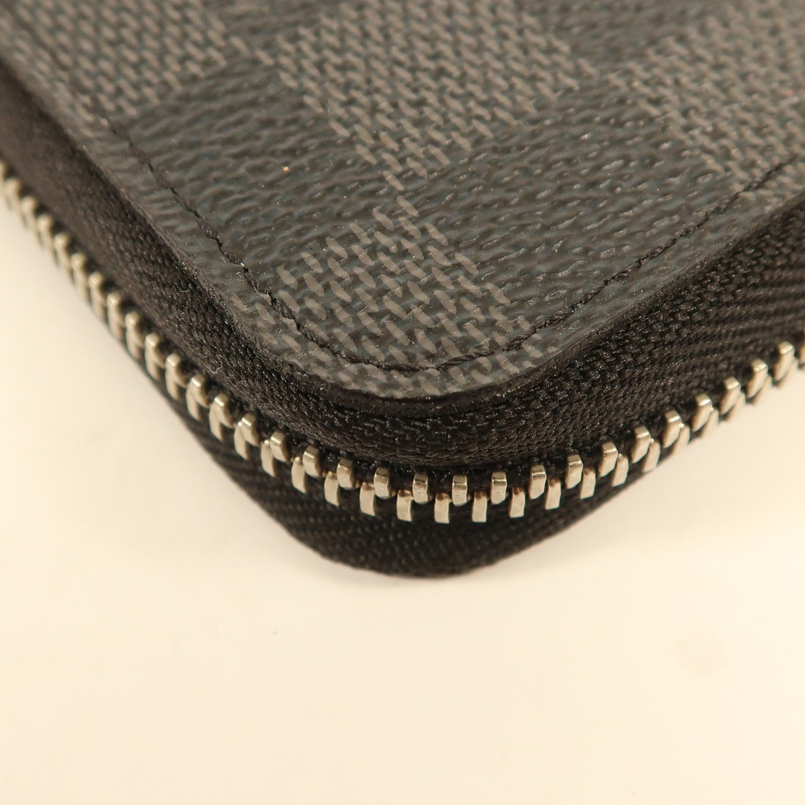 LOUIS VUITTON Damier Graphite Zippy Organizer銀扣長錢包