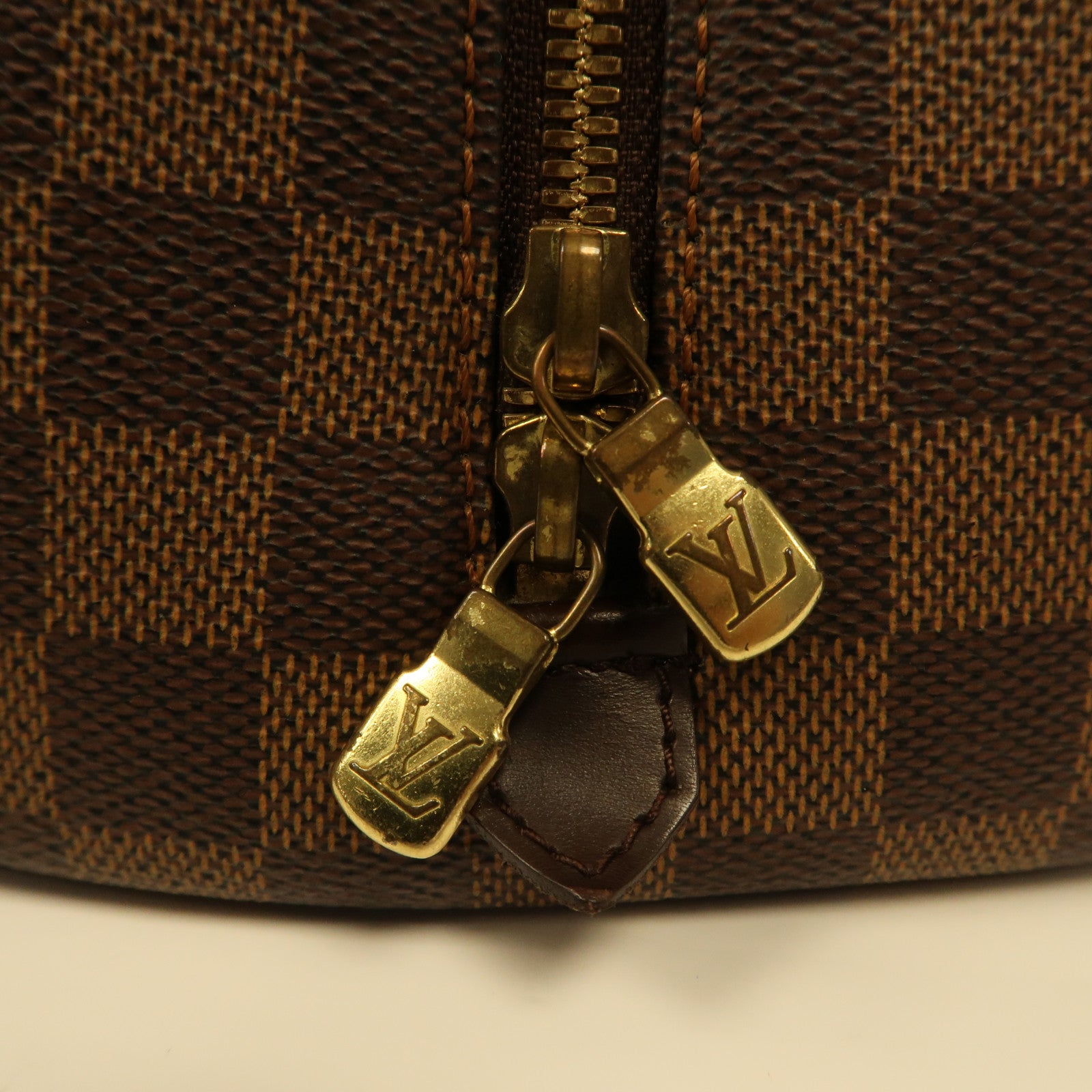 LOUIS VUITTON Damier Ebene Ribera MM金扣手挽袋啡色