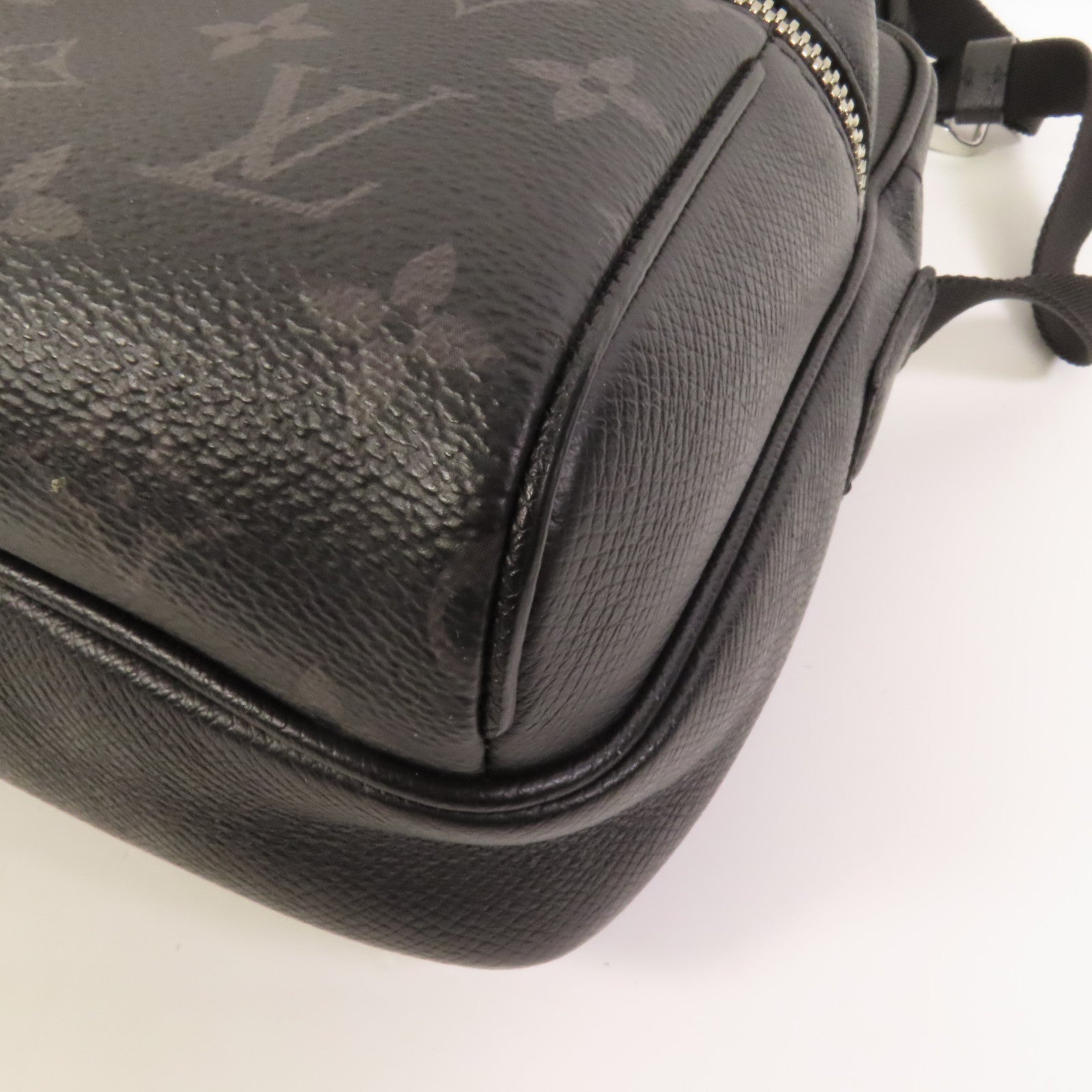 LOUIS VUITTON 【激減優惠】Monogram Eclipse Messenger PM Voyager銀扣肩背袋