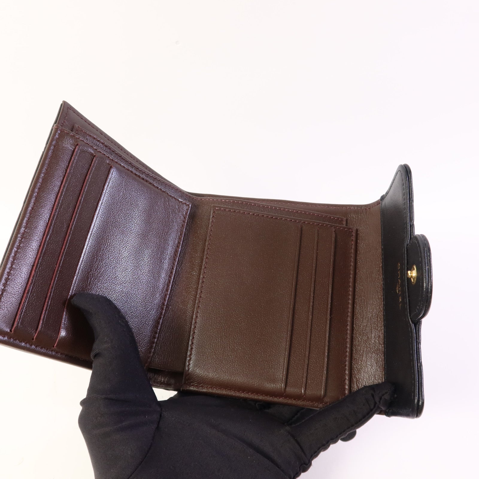 CHANEL 羊皮皮革Trifold Wallet金扣錢包