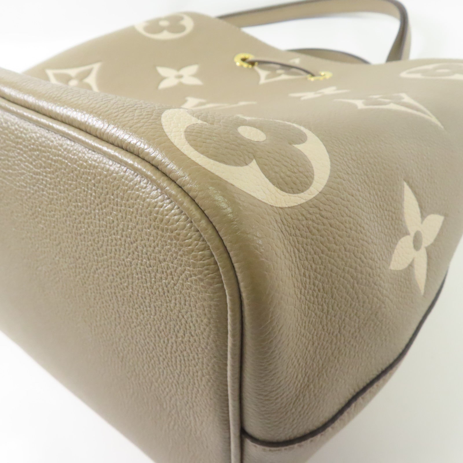LOUIS VUITTON Monogram Empreinte Neo Noe MM金扣手挽肩背兩用袋米色
