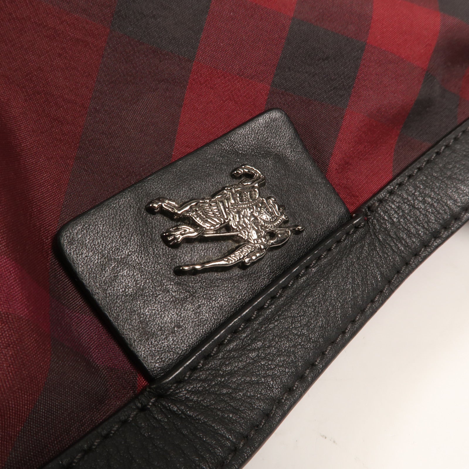 BURBERRY 尼龍Shoulder Bag銀扣肩背袋