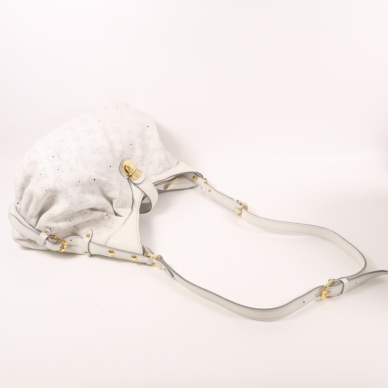 LOUIS VUITTON Mahina Mahina XS Shoulder Bag金扣肩背袋