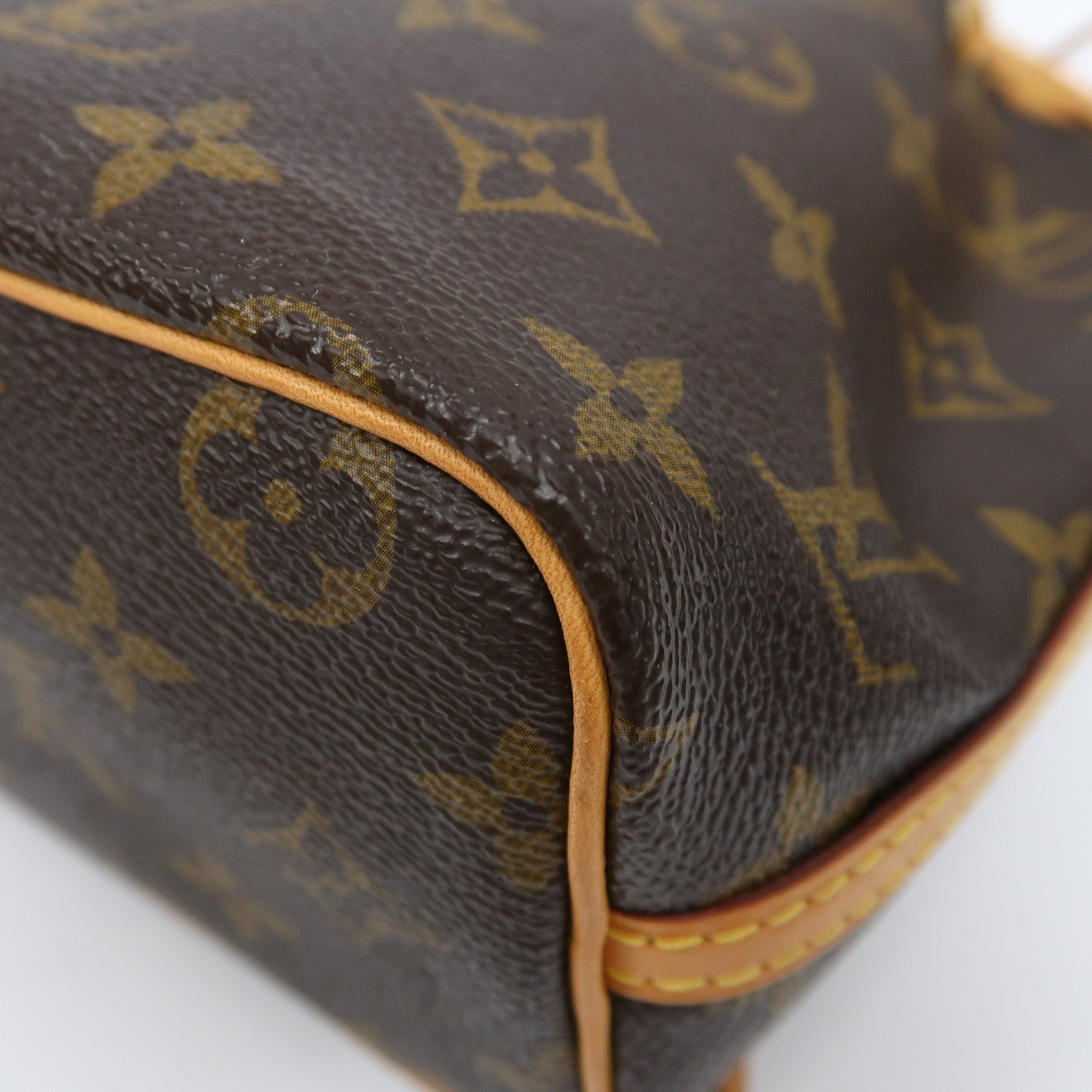 LOUIS VUITTON Monogram Nano Noe金扣肩背袋啡色