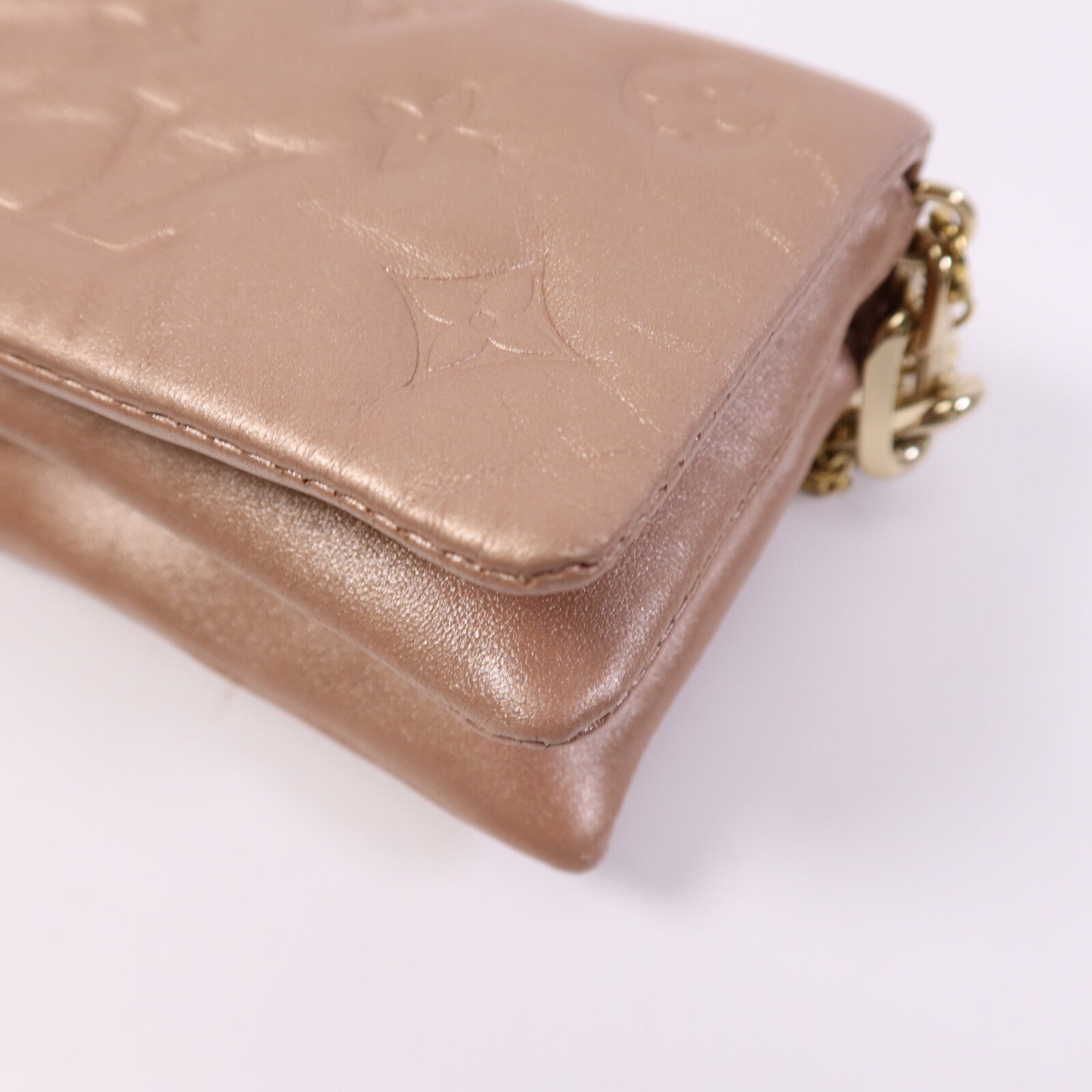 LOUIS VUITTON Monogram Embossed Coussin Belt Bag金扣鏈帶手挽肩背兩用袋