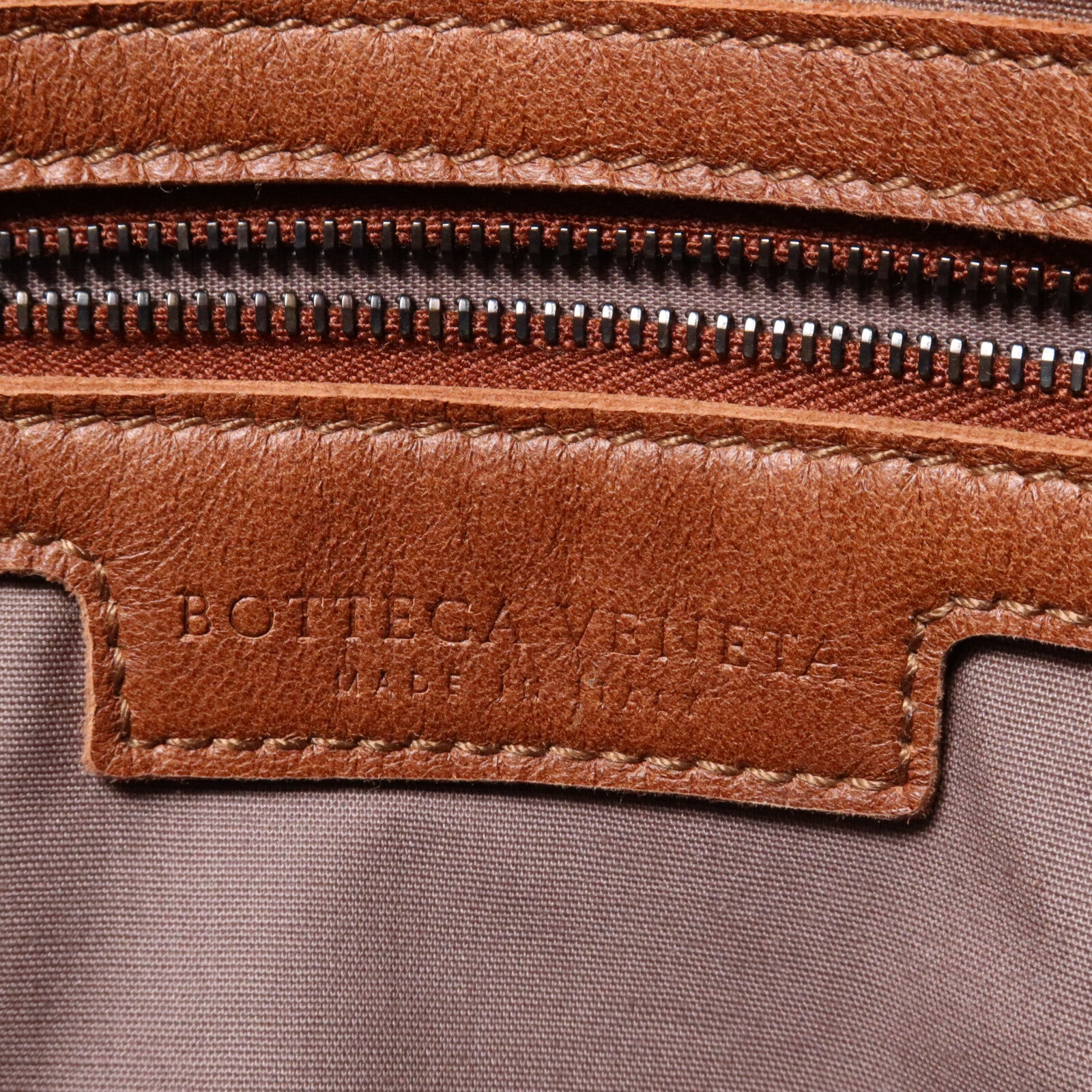 BOTTEGA VENETA 羊皮皮革Messenger Bag肩背袋