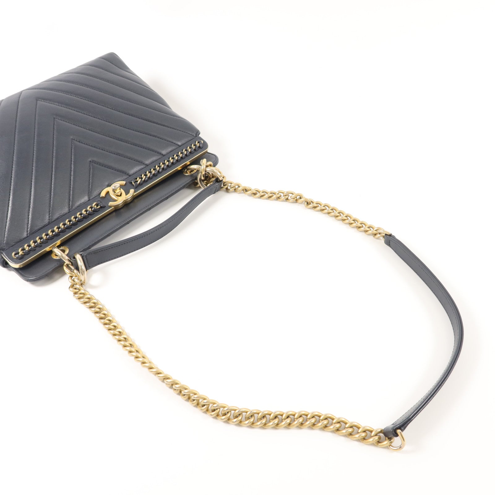 CHANEL 牛皮皮革Chevron V Stitch鏈帶手挽肩背兩用袋