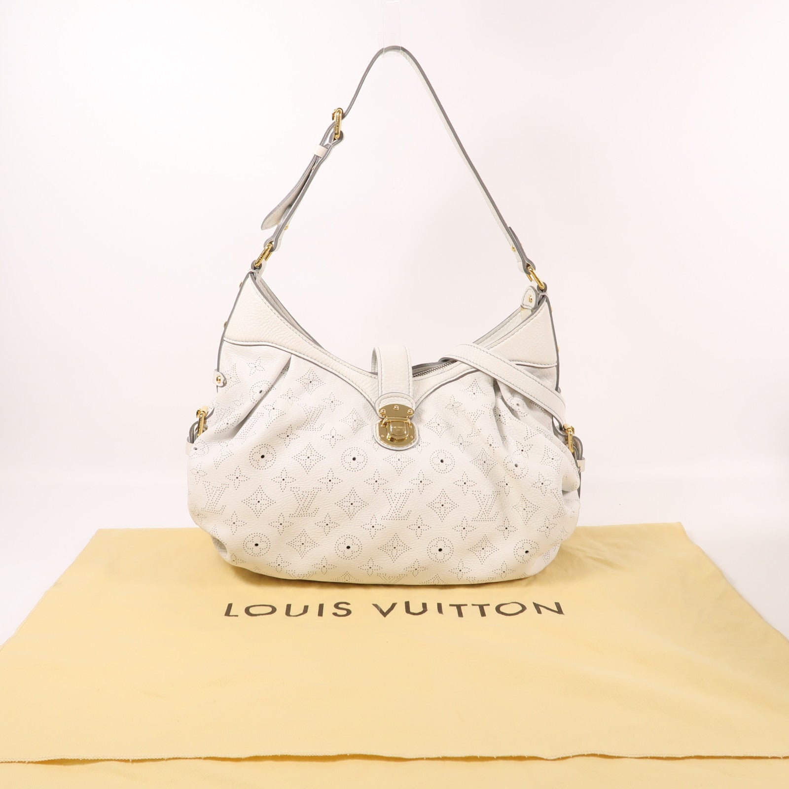 LOUIS VUITTON Mahina Mahina XS Shoulder Bag金扣肩背袋