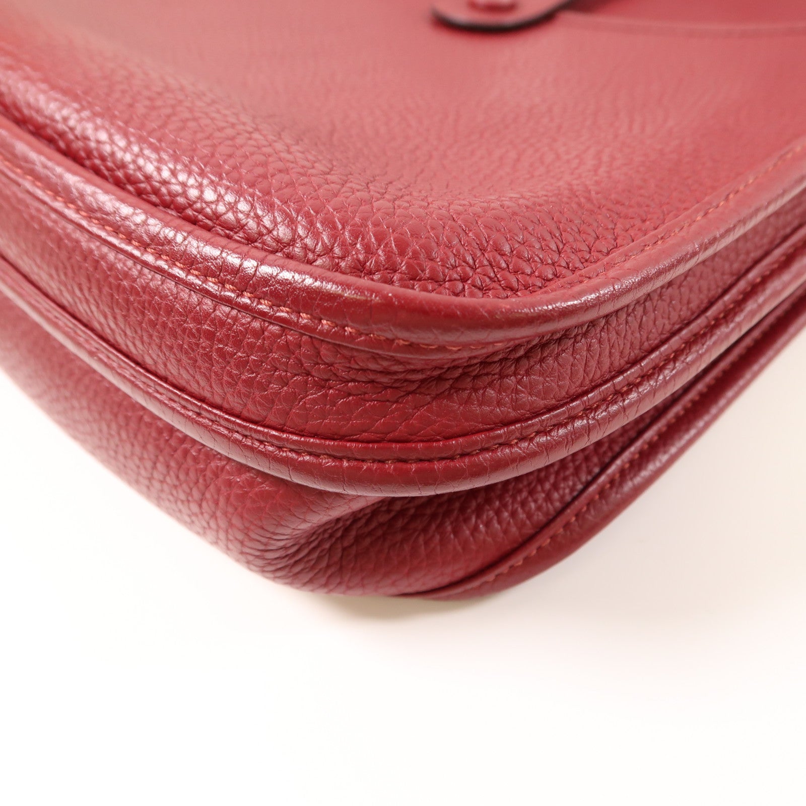 HERMES Clemence皮革Evelyne PM銀扣肩背袋Rubis