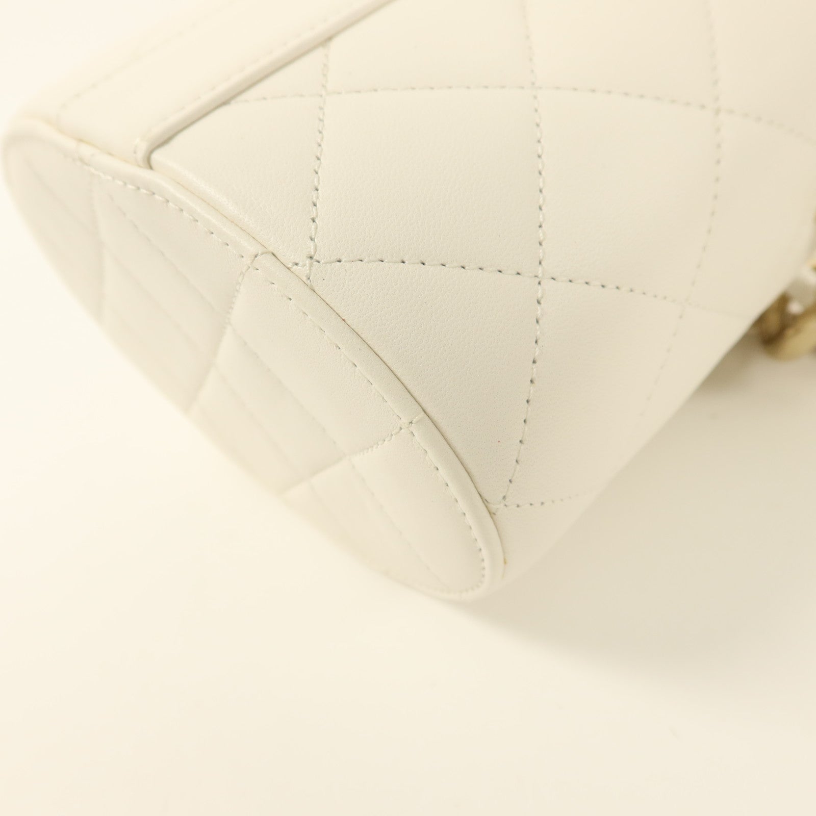 CHANEL 牛皮皮革Shoulder Bag金扣鏈帶肩背袋