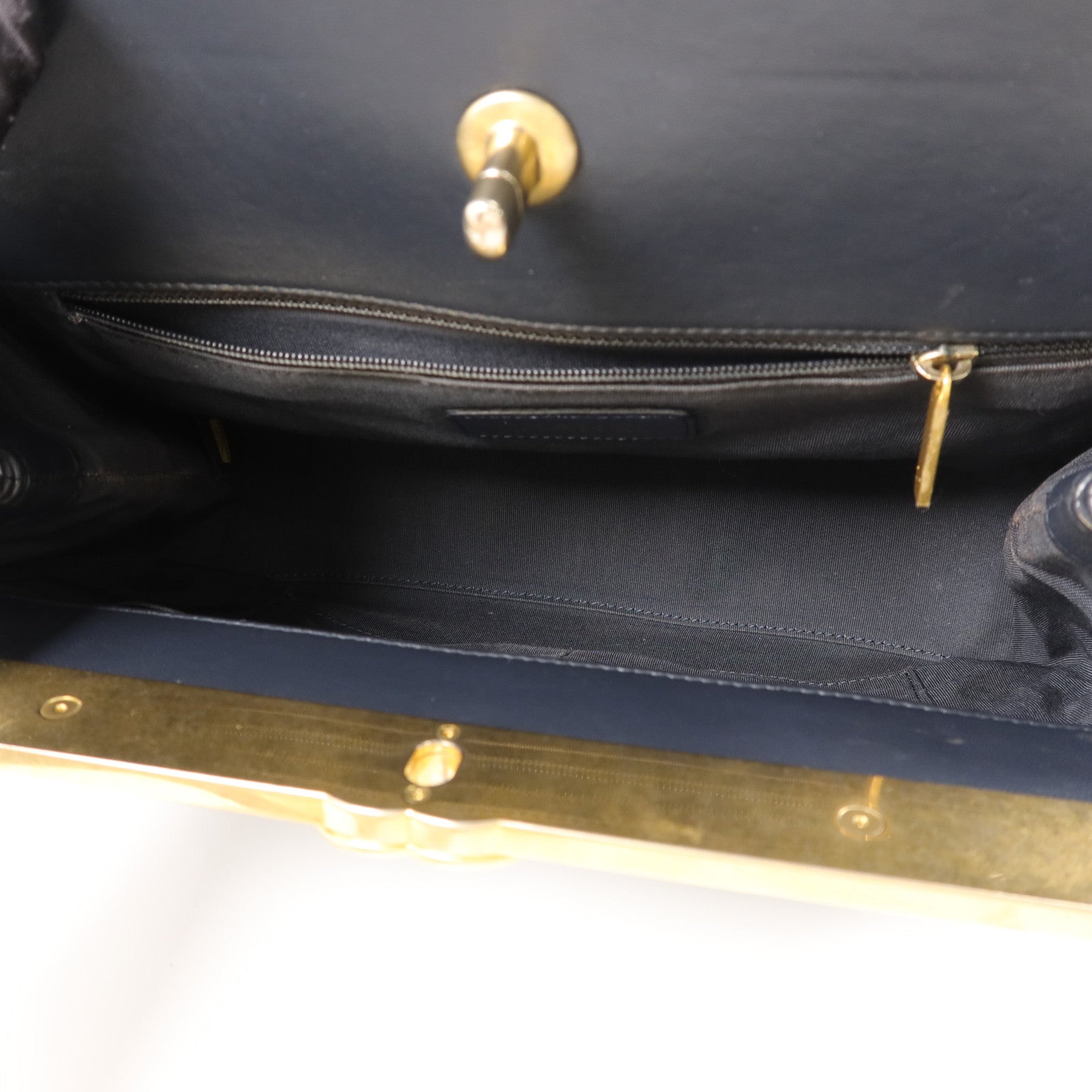 CHANEL 牛皮皮革Chevron V Stitch鏈帶手挽肩背兩用袋