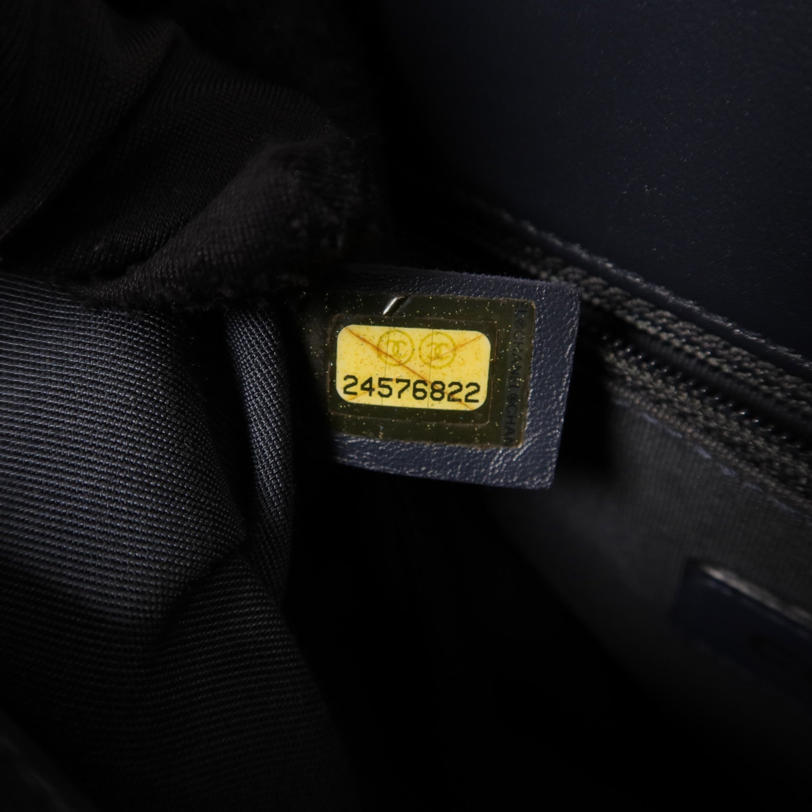 CHANEL 牛皮皮革Chevron V Stitch鏈帶手挽肩背兩用袋