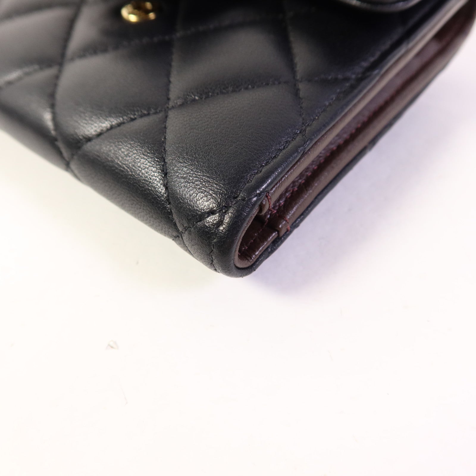 CHANEL 羊皮皮革Trifold Wallet金扣錢包