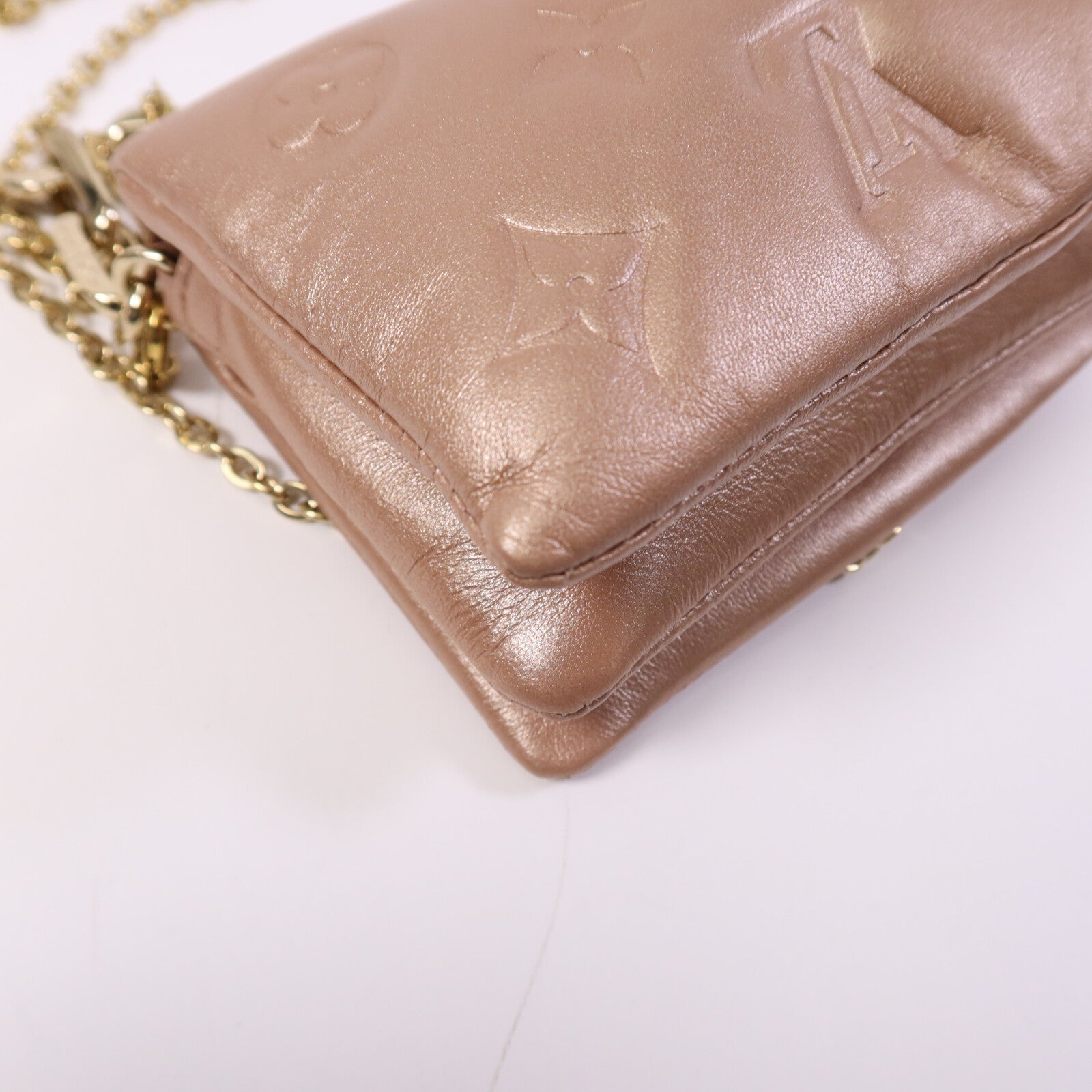 LOUIS VUITTON Monogram Embossed Coussin Belt Bag金扣鏈帶手挽肩背兩用袋
