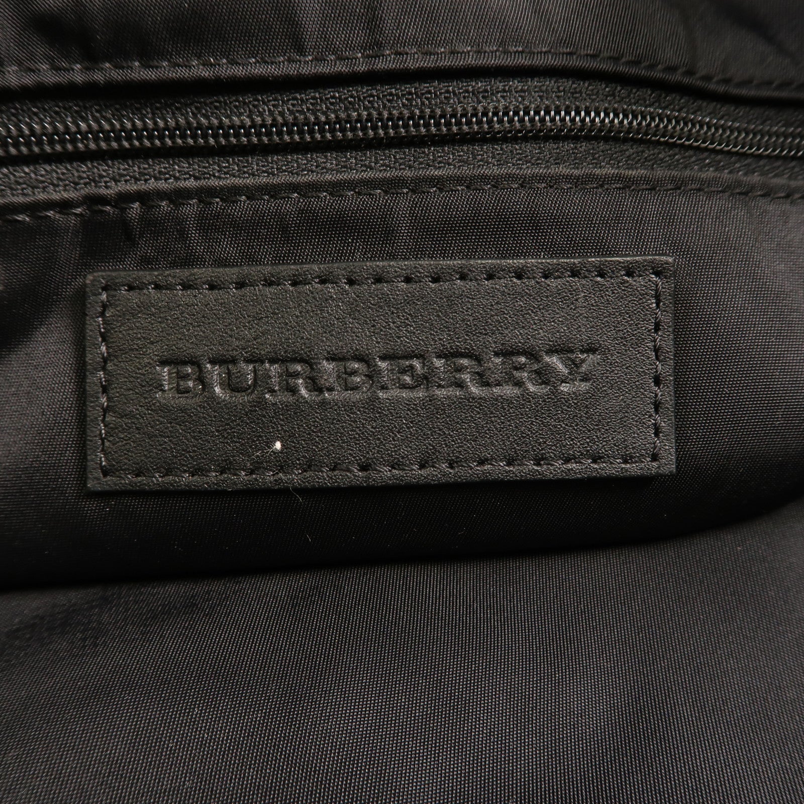 BURBERRY 尼龍Shoulder Bag銀扣肩背袋