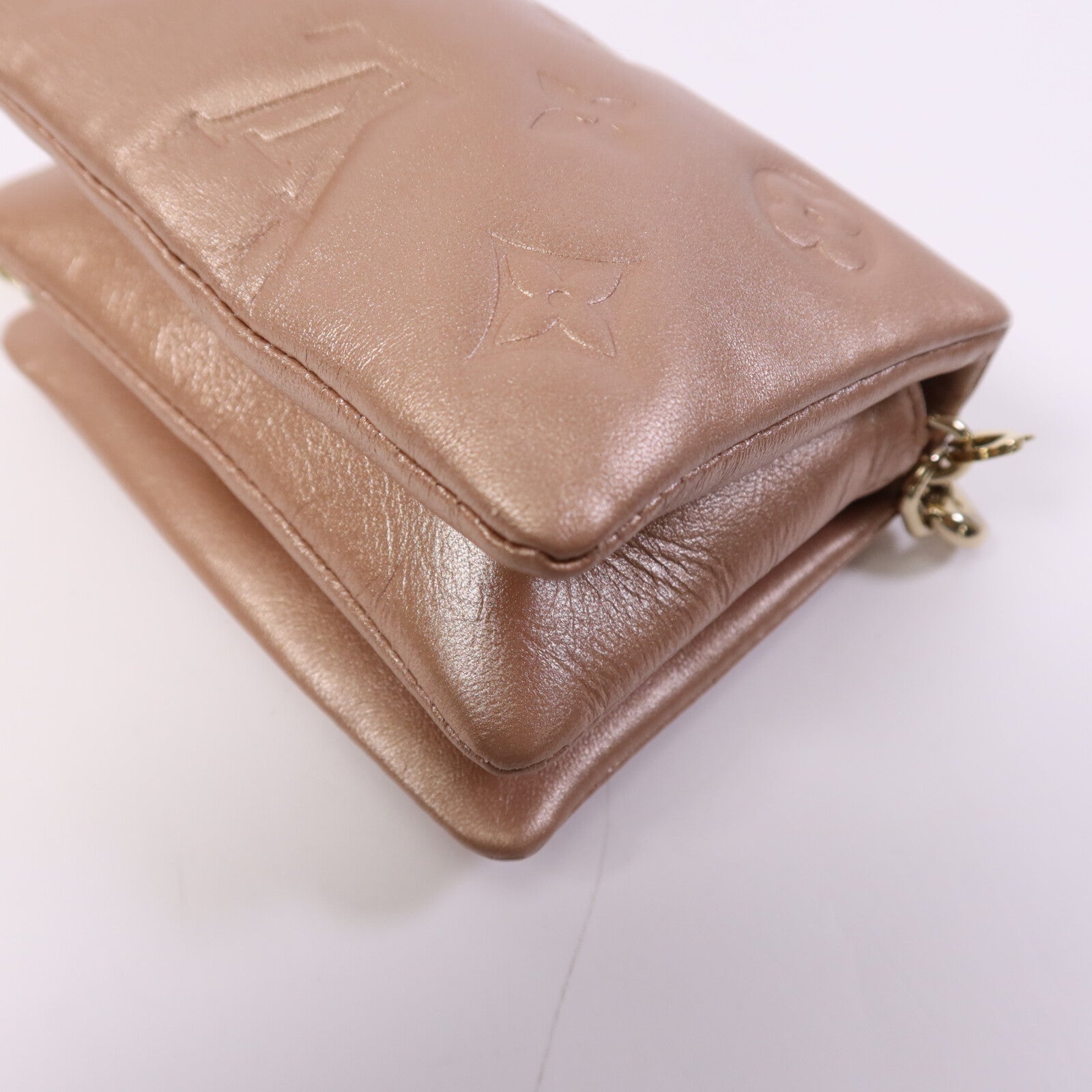 LOUIS VUITTON Monogram Embossed Coussin Belt Bag金扣鏈帶手挽肩背兩用袋
