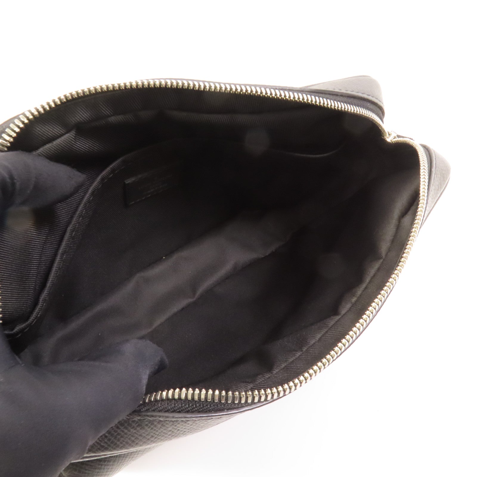 LOUIS VUITTON 【激減優惠】Monogram Eclipse Messenger PM Voyager銀扣肩背袋