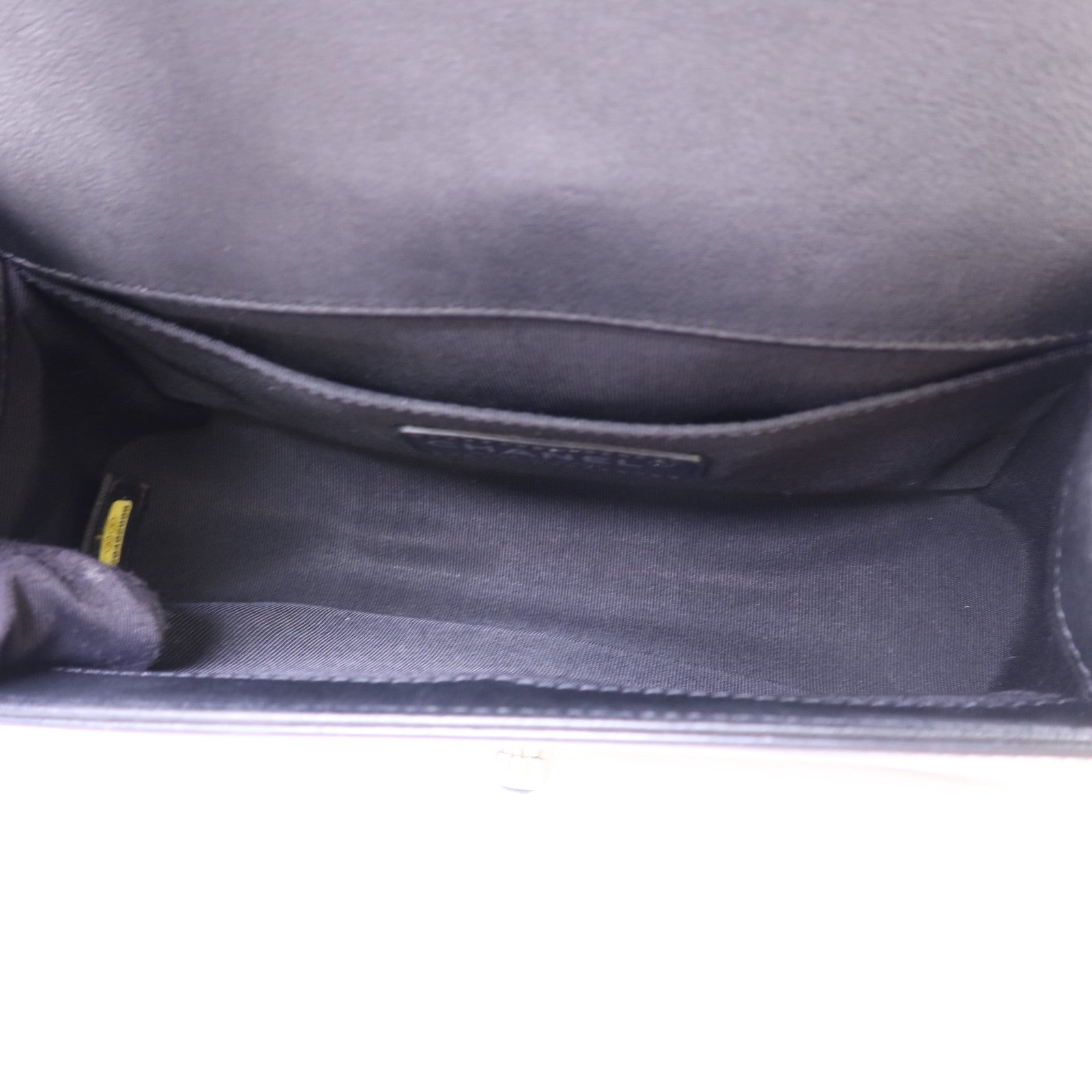 CHANEL 漆皮皮革Boy 20銀扣鏈帶肩背袋