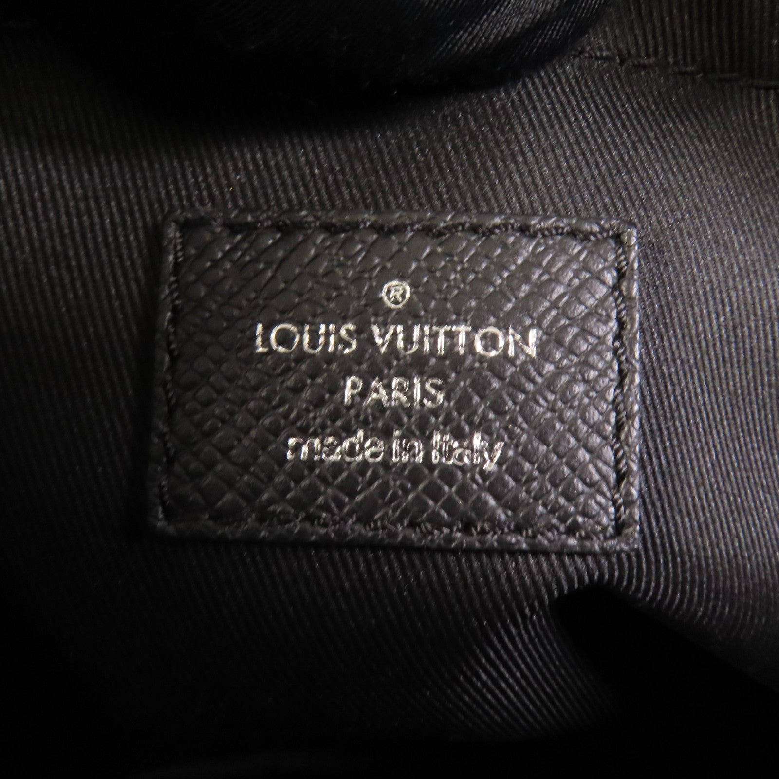 LOUIS VUITTON 【激減優惠】Monogram Eclipse Messenger PM Voyager銀扣肩背袋