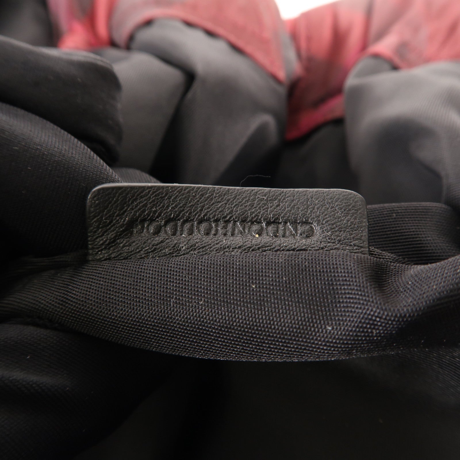 BURBERRY 尼龍Shoulder Bag銀扣肩背袋