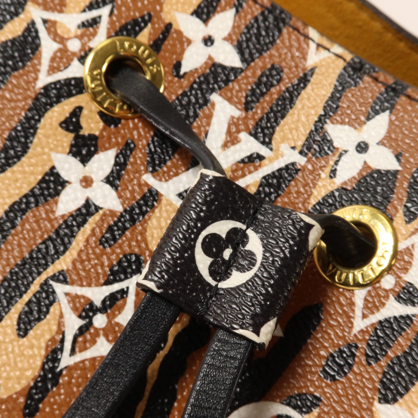LOUIS VUITTON Monogram Jungle NeoNoe MM肩背袋