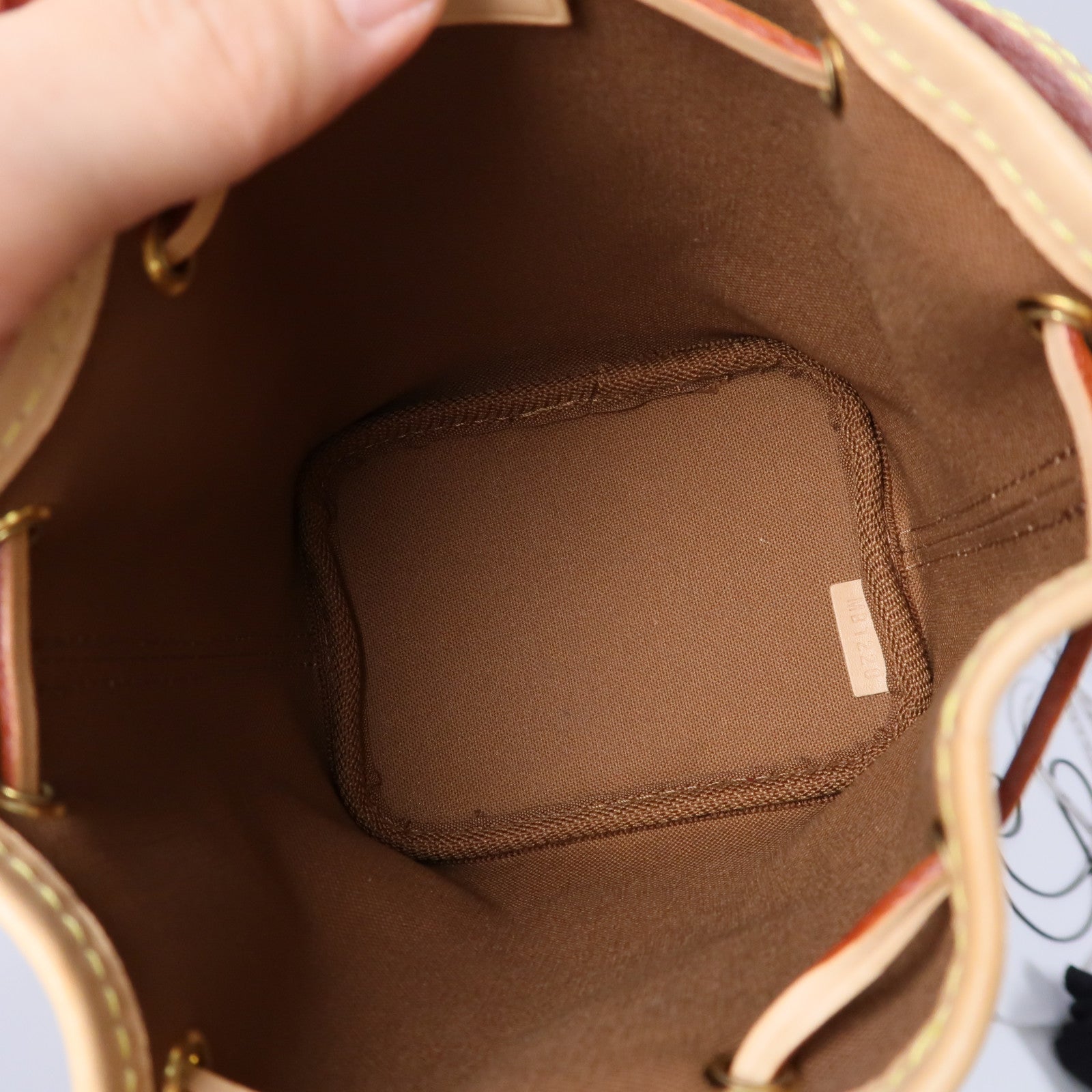 LOUIS VUITTON Monogram Nano Noe肩背袋