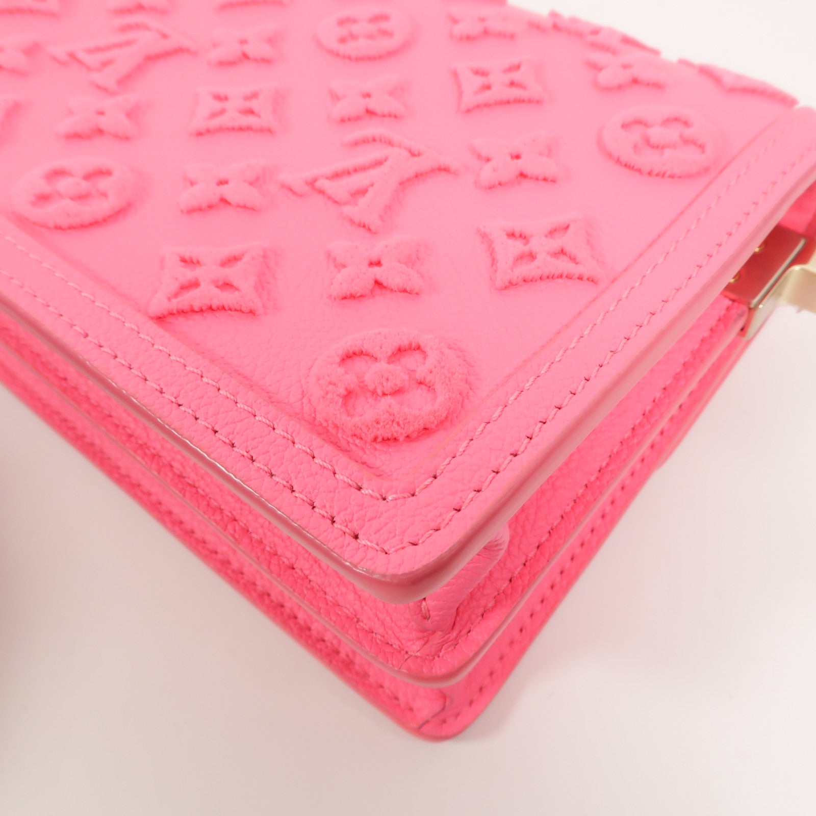 LOUIS VUITTON Monogram Tufted Mini Dauphine肩背袋