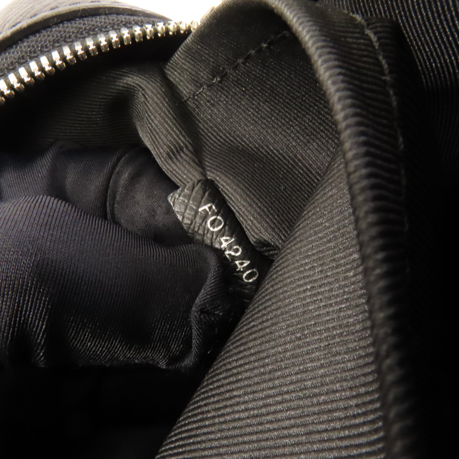 LOUIS VUITTON 【激減優惠】Monogram Eclipse Messenger PM Voyager銀扣肩背袋