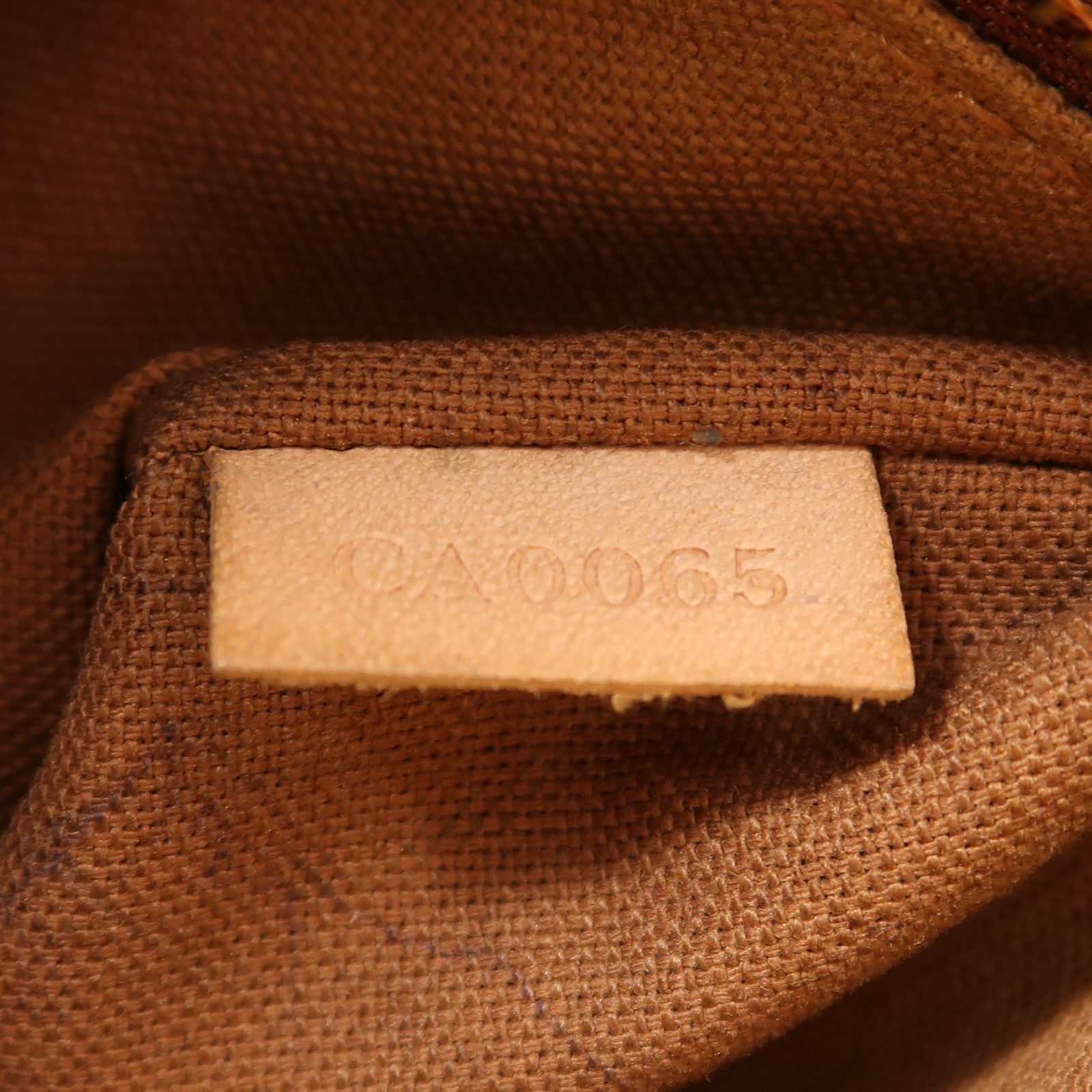 LOUIS VUITTON Monogram Batignolles金扣肩背袋