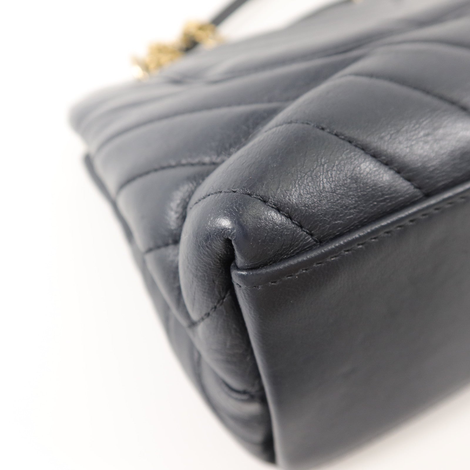 CHANEL 牛皮皮革Chevron V Stitch鏈帶手挽肩背兩用袋