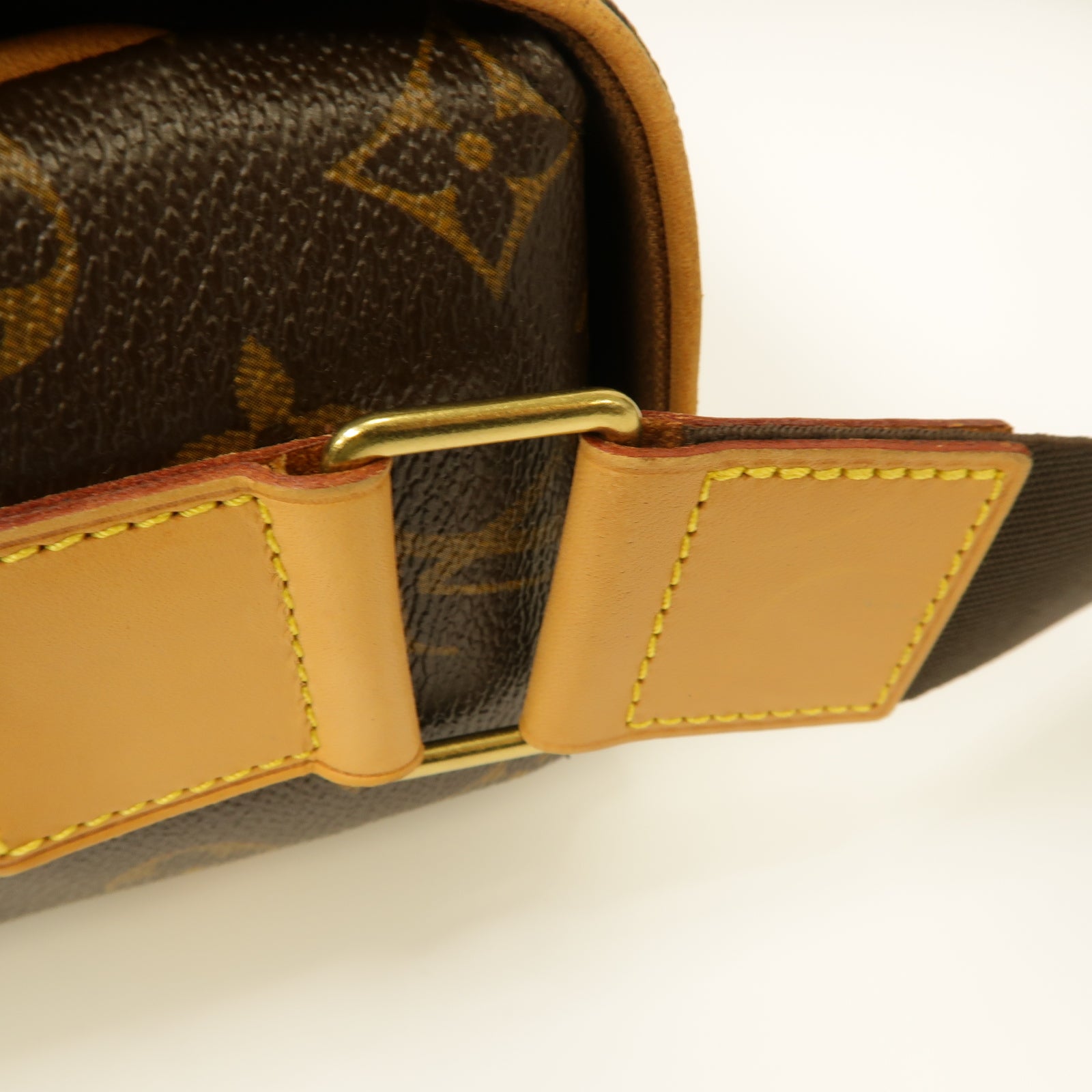 LOUIS VUITTON Monogram Valmy MM Shoulder Bag金扣肩背袋